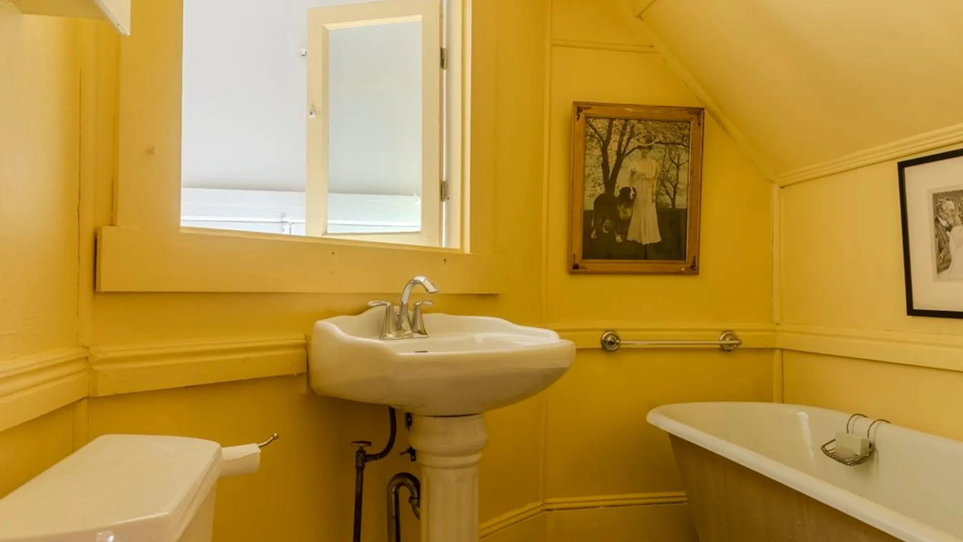 Property at 10 Brattle Road, Syracuse, NY 13203 32