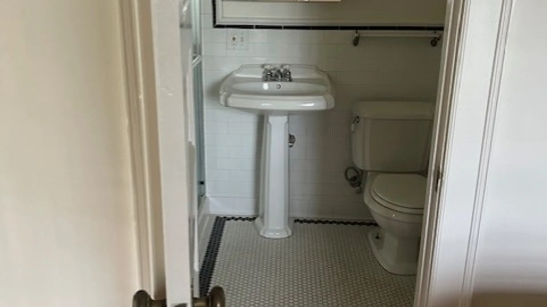 Property at 10 Brattle Road, Syracuse, NY 13203 34