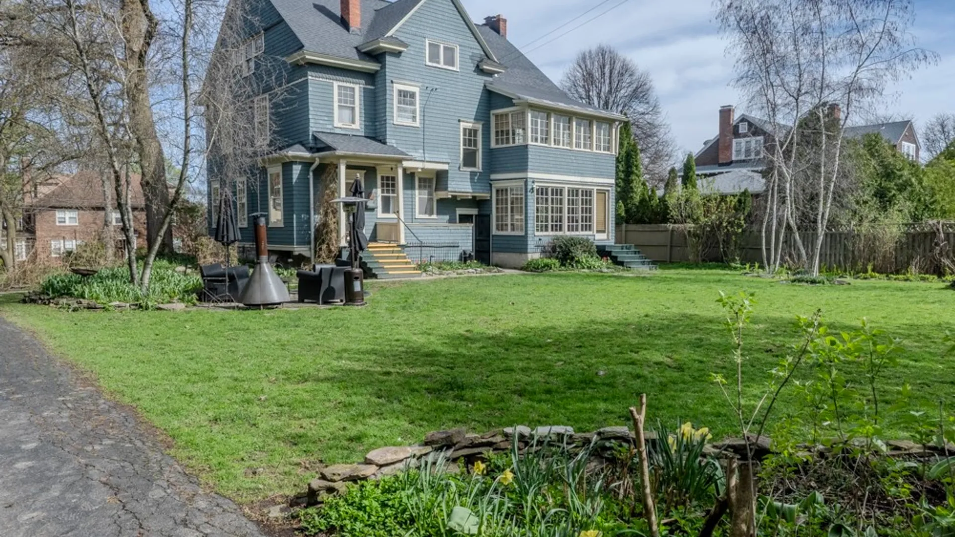 Property at 10 Brattle Road, Syracuse, NY 13203 6