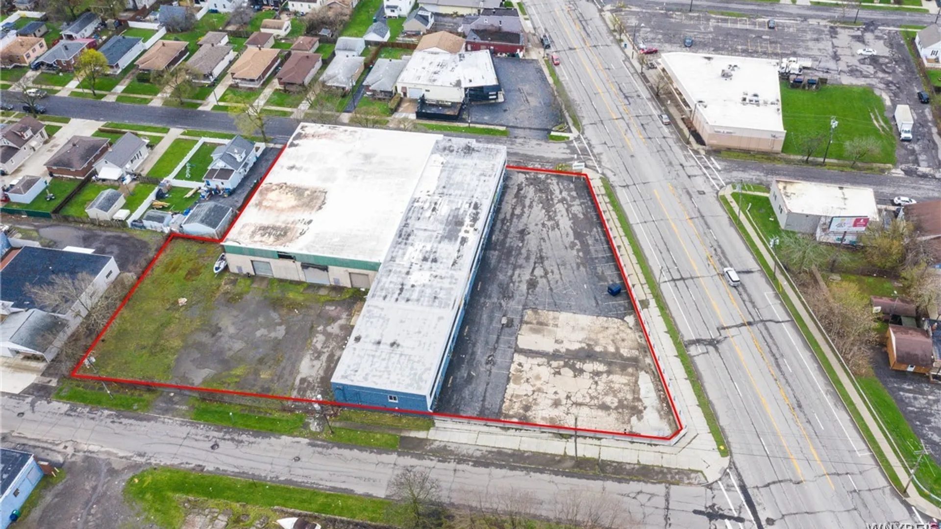 Property at 2425 Hyde Park Boulevard, Niagara Falls, NY 14305 10