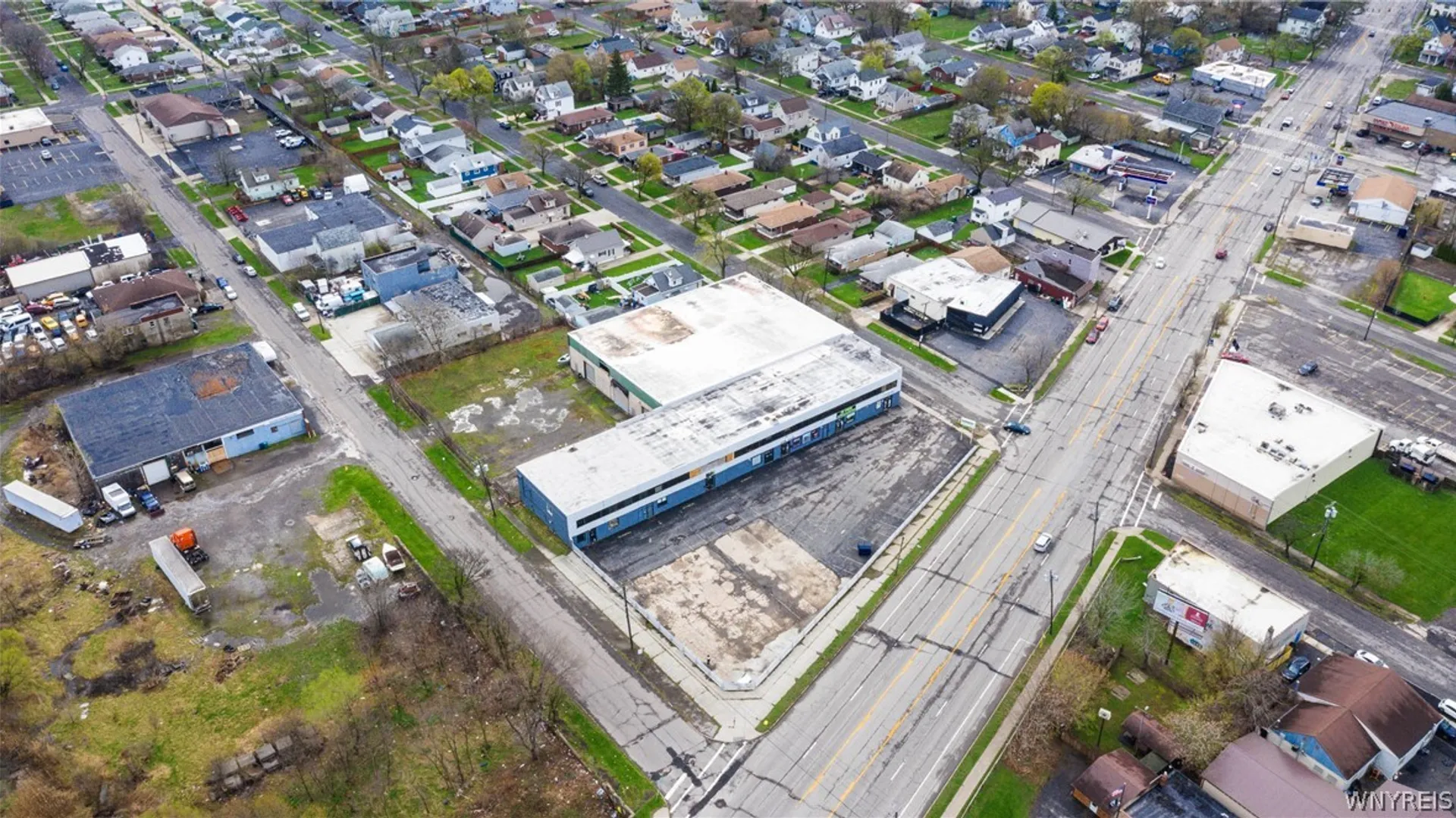 Property at 2425 Hyde Park Boulevard, Niagara Falls, NY 14305 12