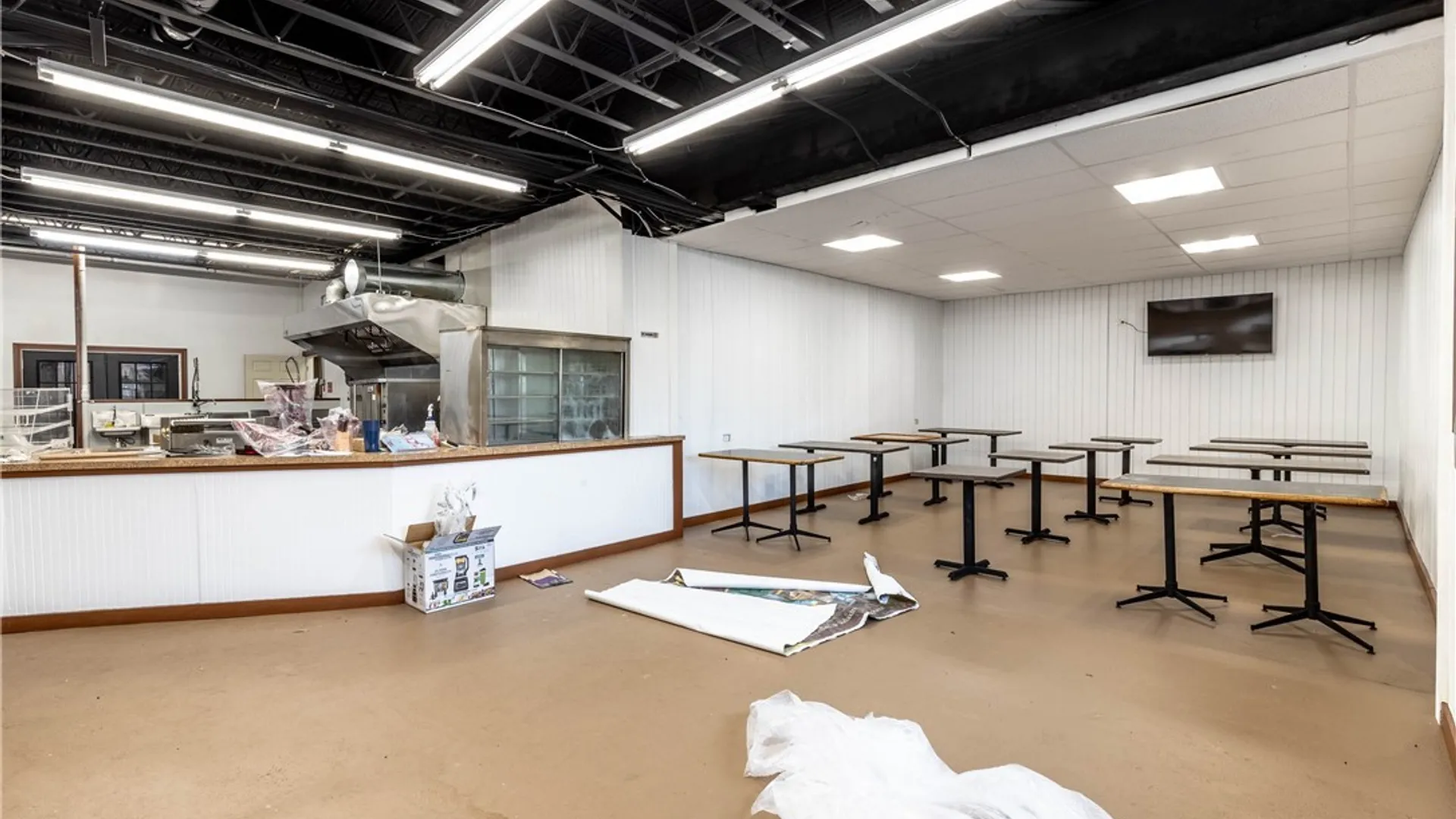 Property at 2425 Hyde Park Boulevard, Niagara Falls, NY 14305 23