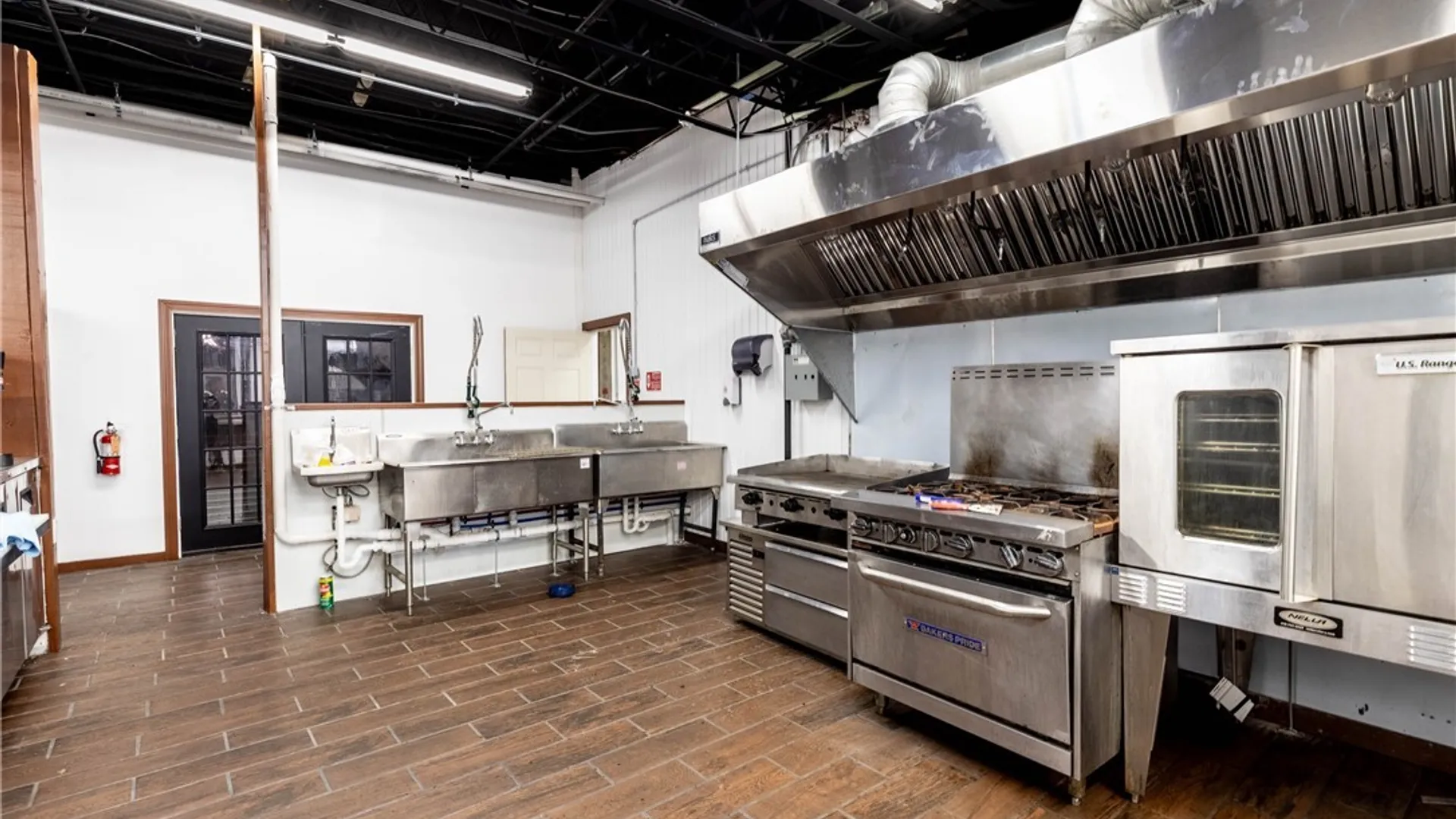 Property at 2425 Hyde Park Boulevard, Niagara Falls, NY 14305 33