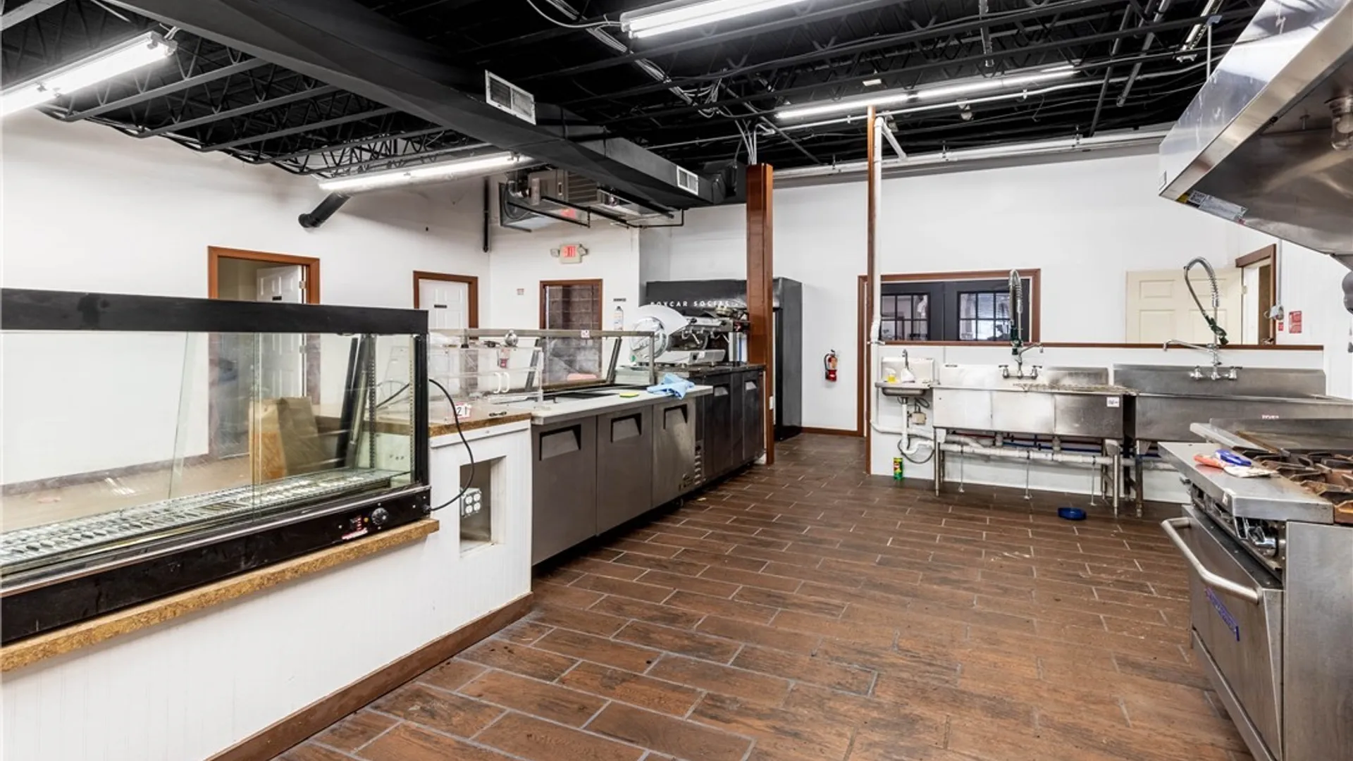 Property at 2425 Hyde Park Boulevard, Niagara Falls, NY 14305 34