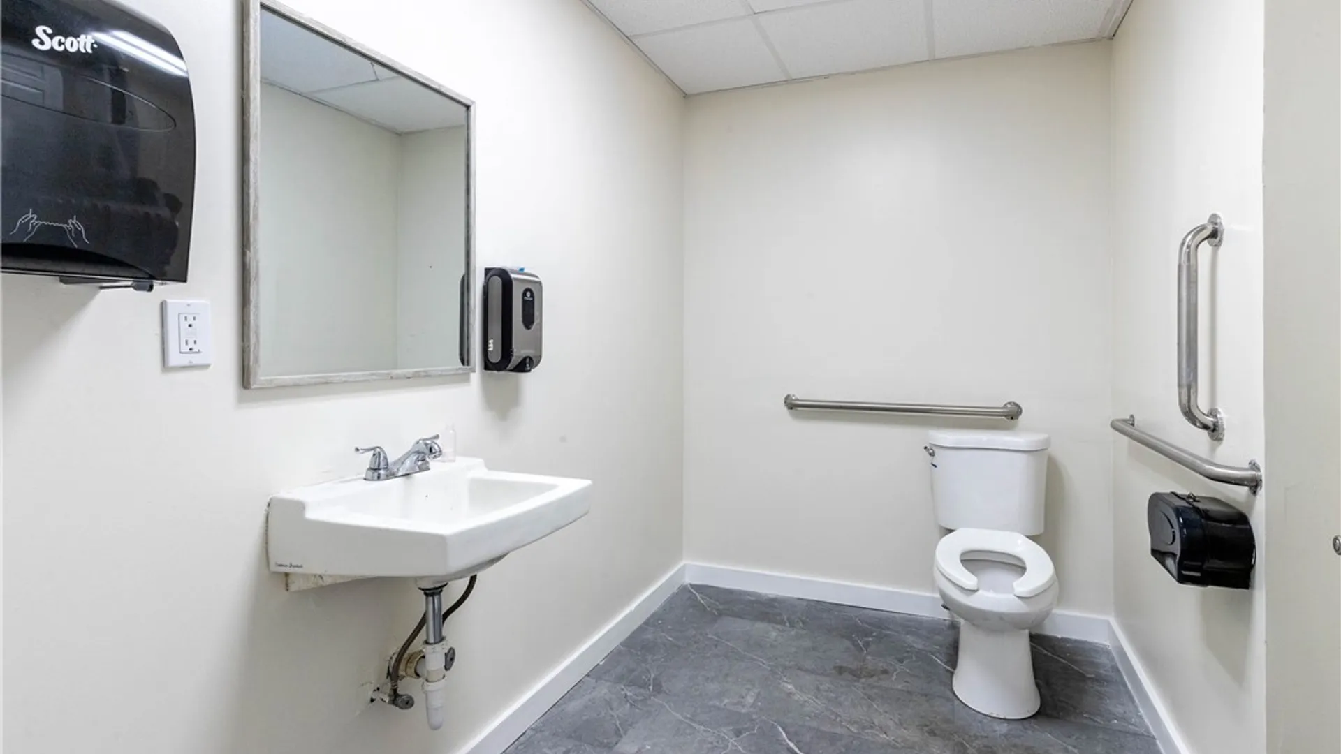 Property at 2425 Hyde Park Boulevard, Niagara Falls, NY 14305 35