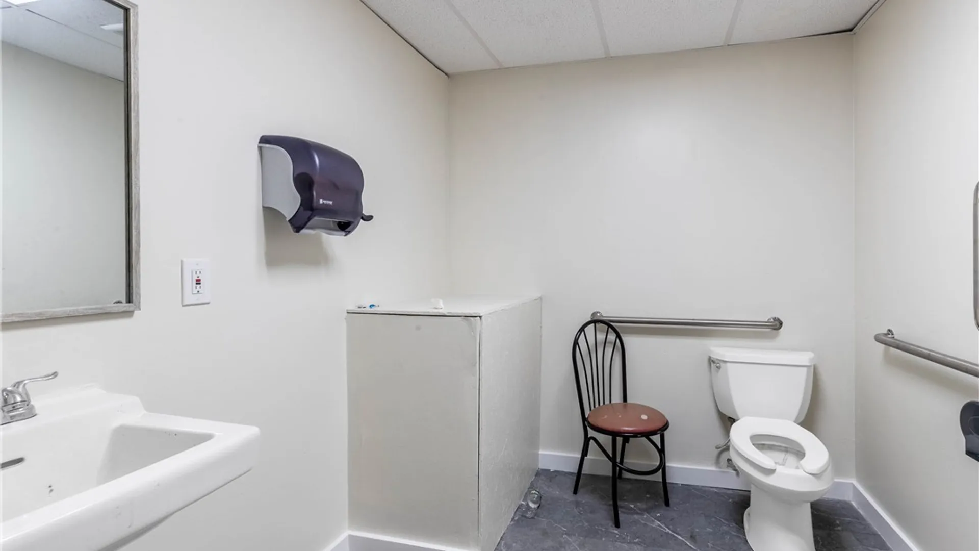 Property at 2425 Hyde Park Boulevard, Niagara Falls, NY 14305 36