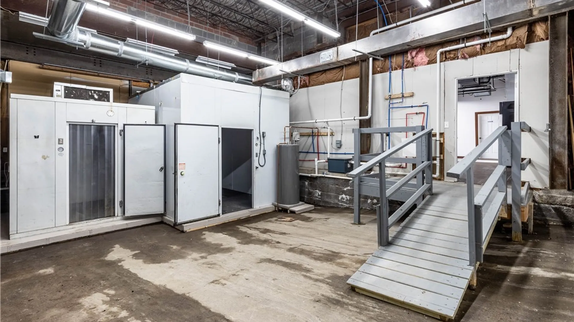 Property at 2425 Hyde Park Boulevard, Niagara Falls, NY 14305 40