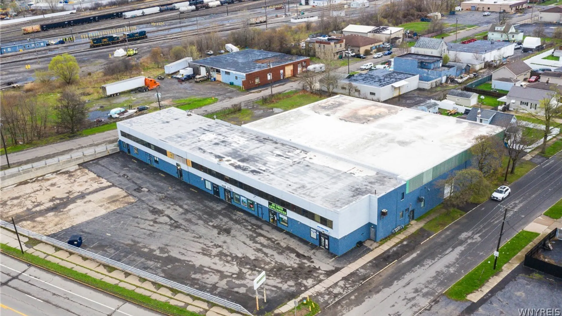 Property at 2425 Hyde Park Boulevard, Niagara Falls, NY 14305 8