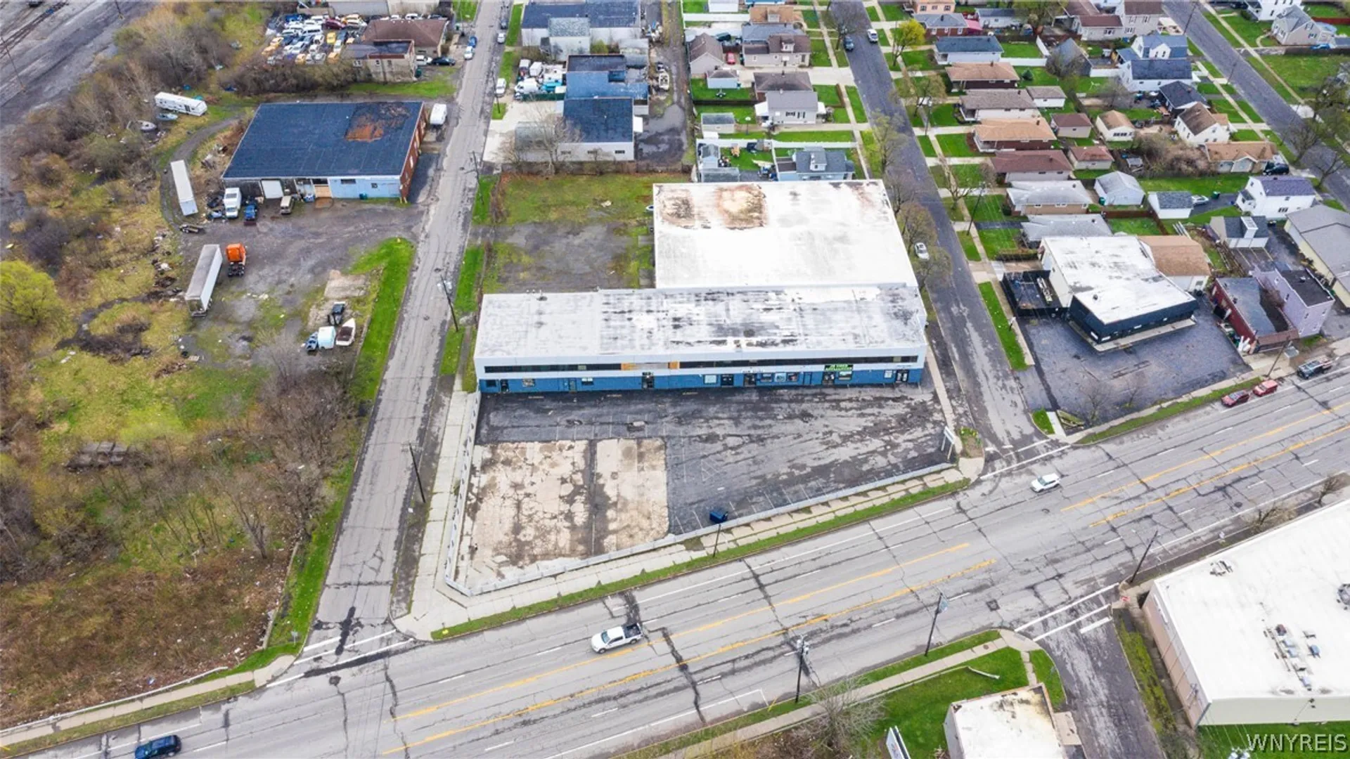 Property at 2425 Hyde Park Boulevard, Niagara Falls, NY 14305 9