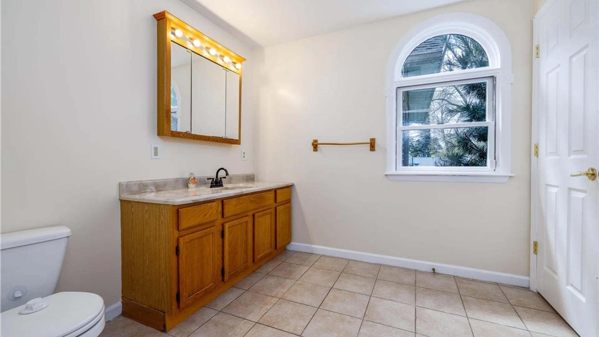 Property at 231 Hampton Boulevard, Greece, NY 14612 28