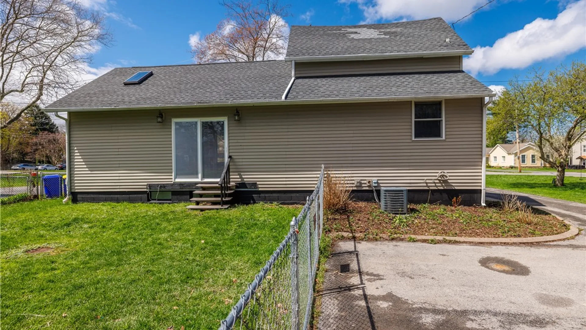 Property at 231 Hampton Boulevard, Greece, NY 14612 6