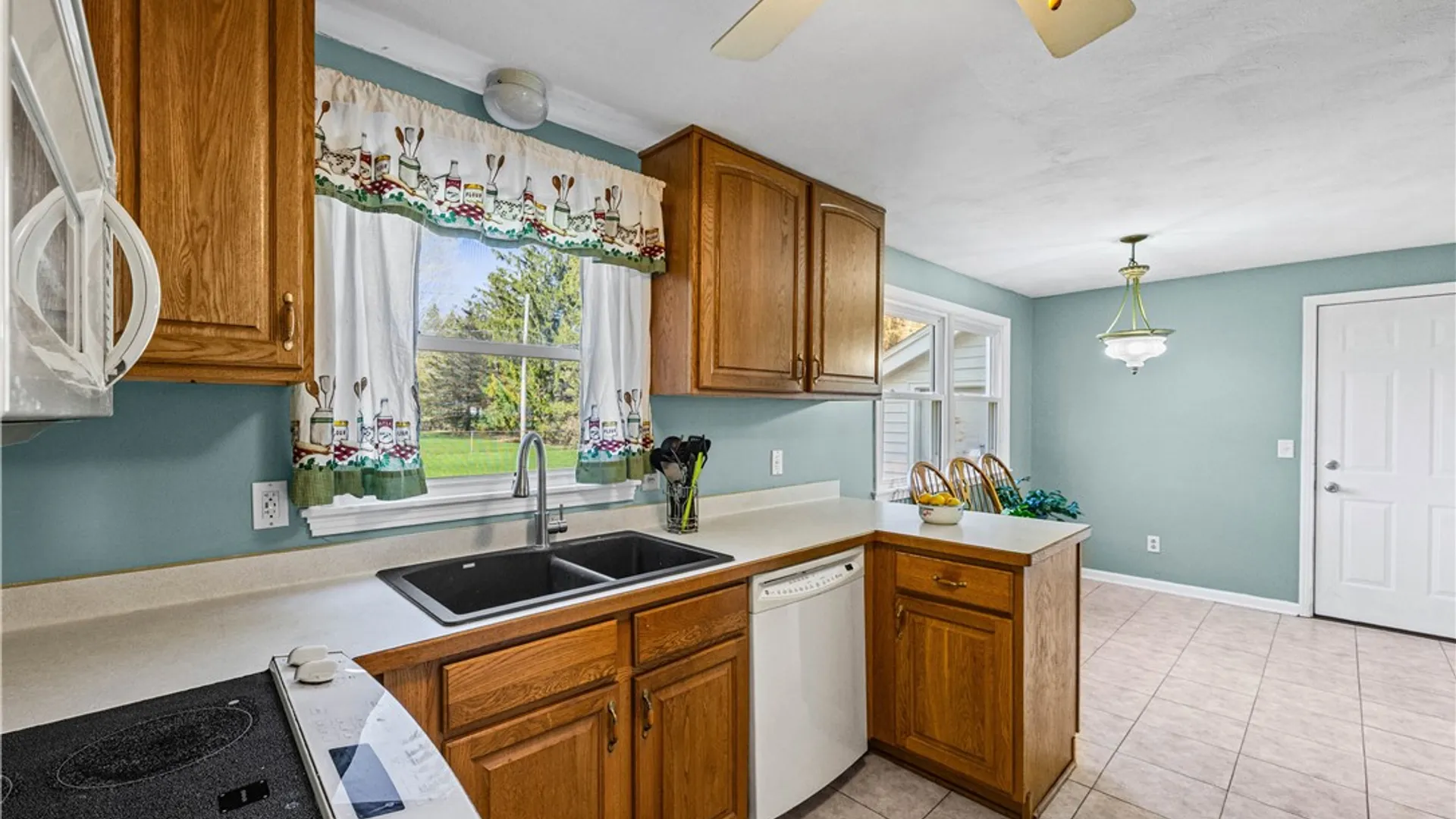 Property at 1318 State Road, Webster, NY 14580 12