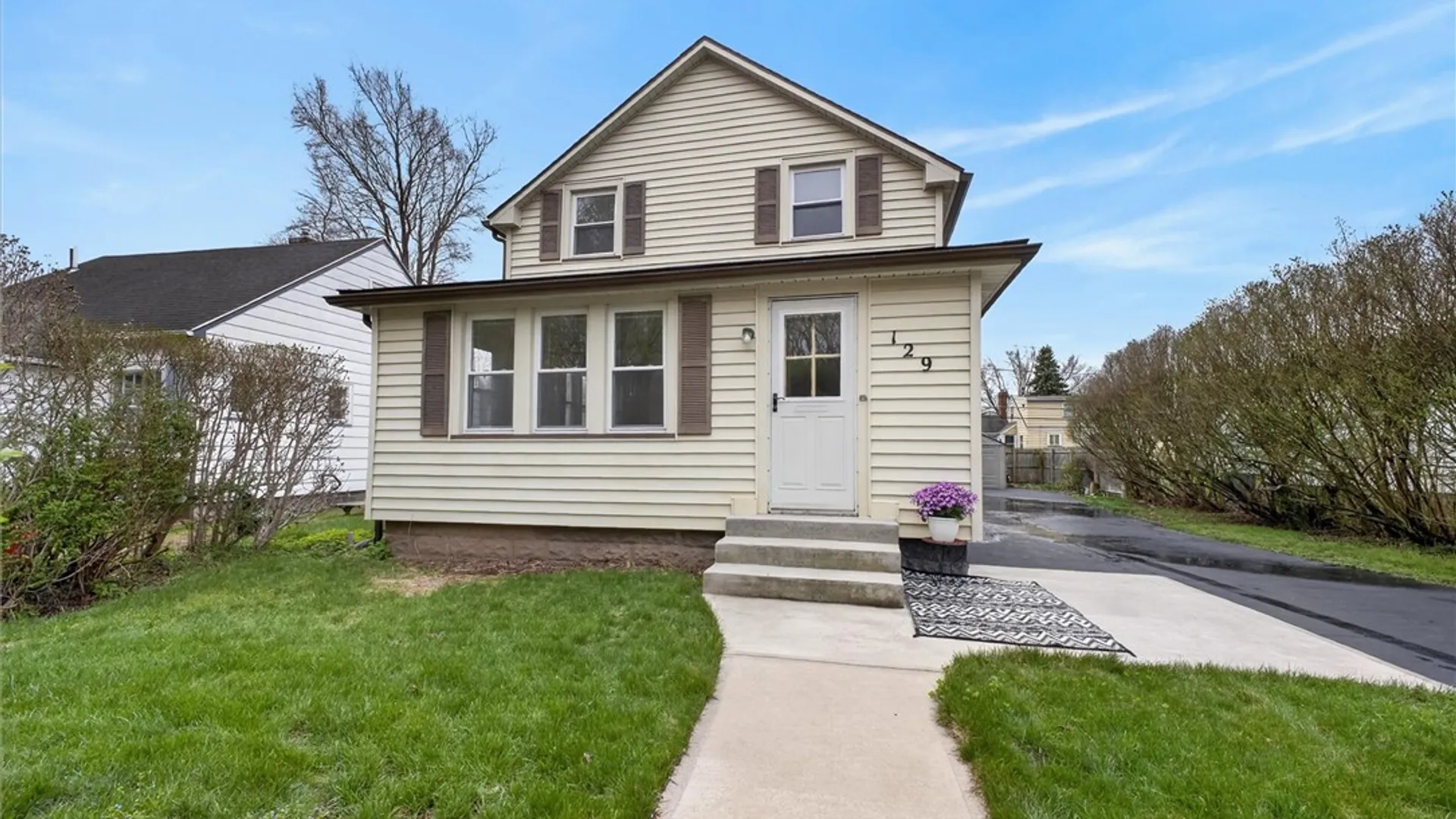Property at 129 Birchwood Drive, Irondequoit, NY 14622 2