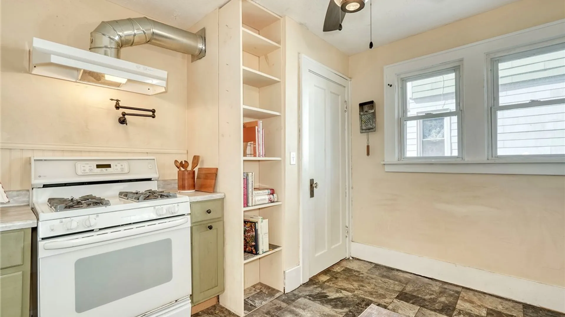 Property at 26 Knickerbocker Avenue, Rochester, NY 14615 17