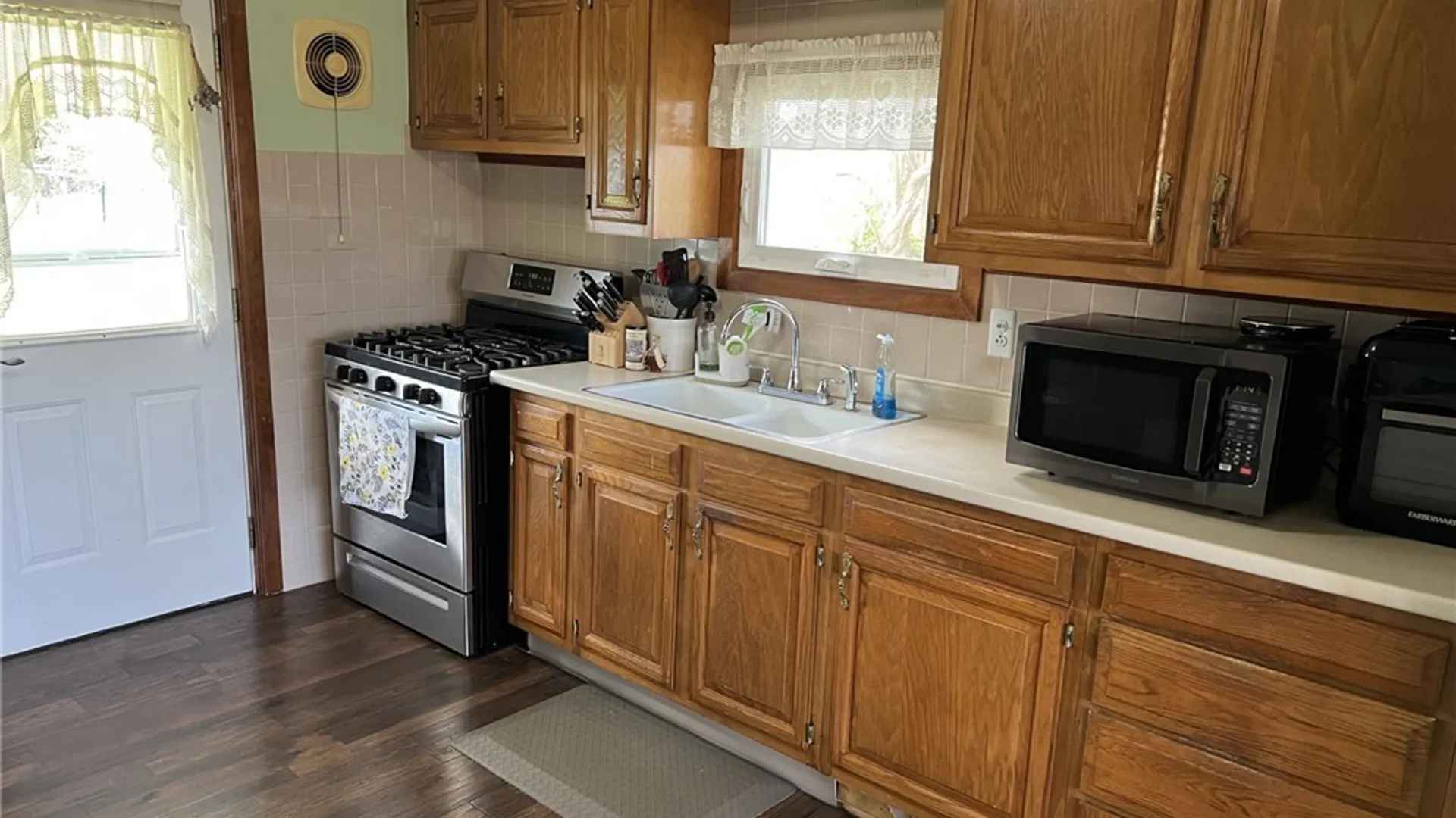 Property at 6721 Lindbergh Avenue, Niagara Falls, NY 14304 8