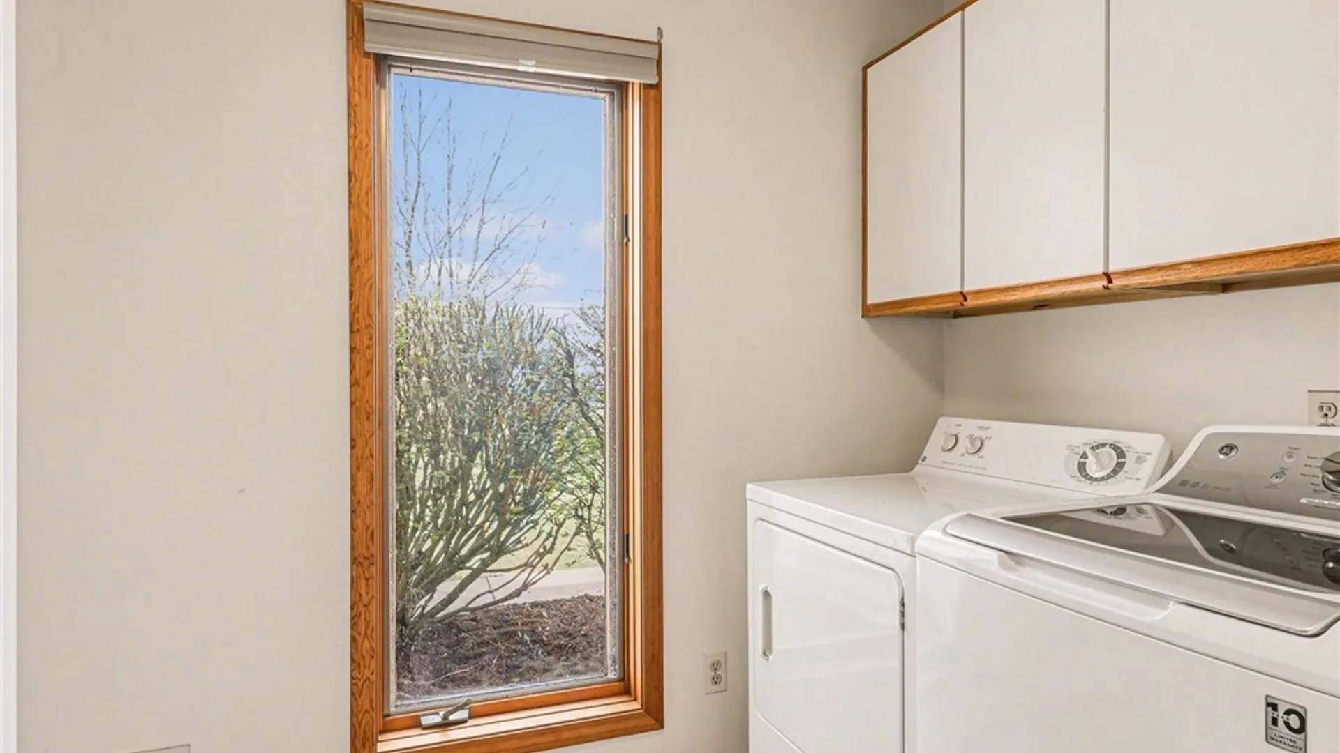 Property at 19 Royal Birkdale Court, Perinton, NY 14526 14