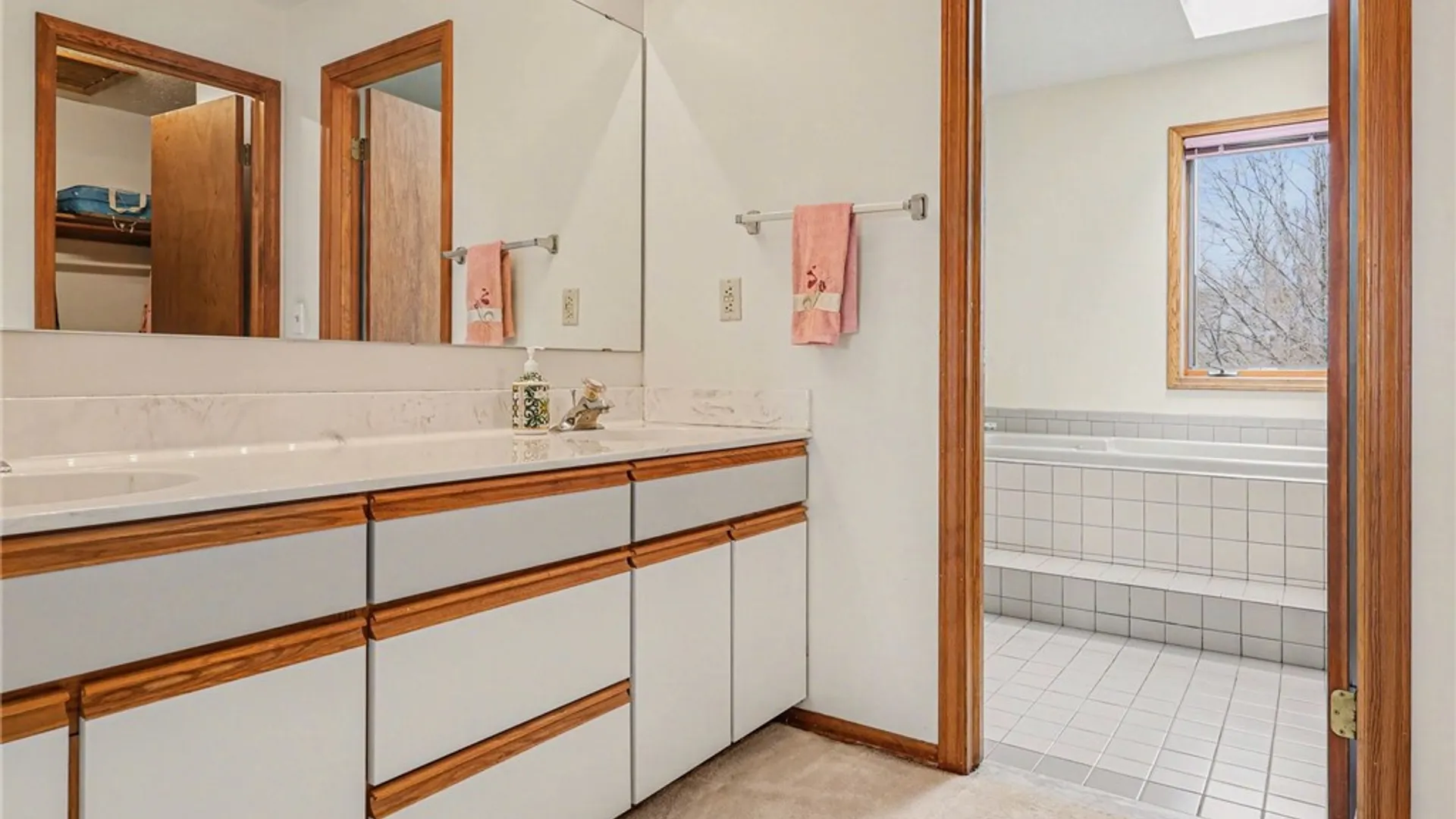 Property at 19 Royal Birkdale Court, Perinton, NY 14526 18