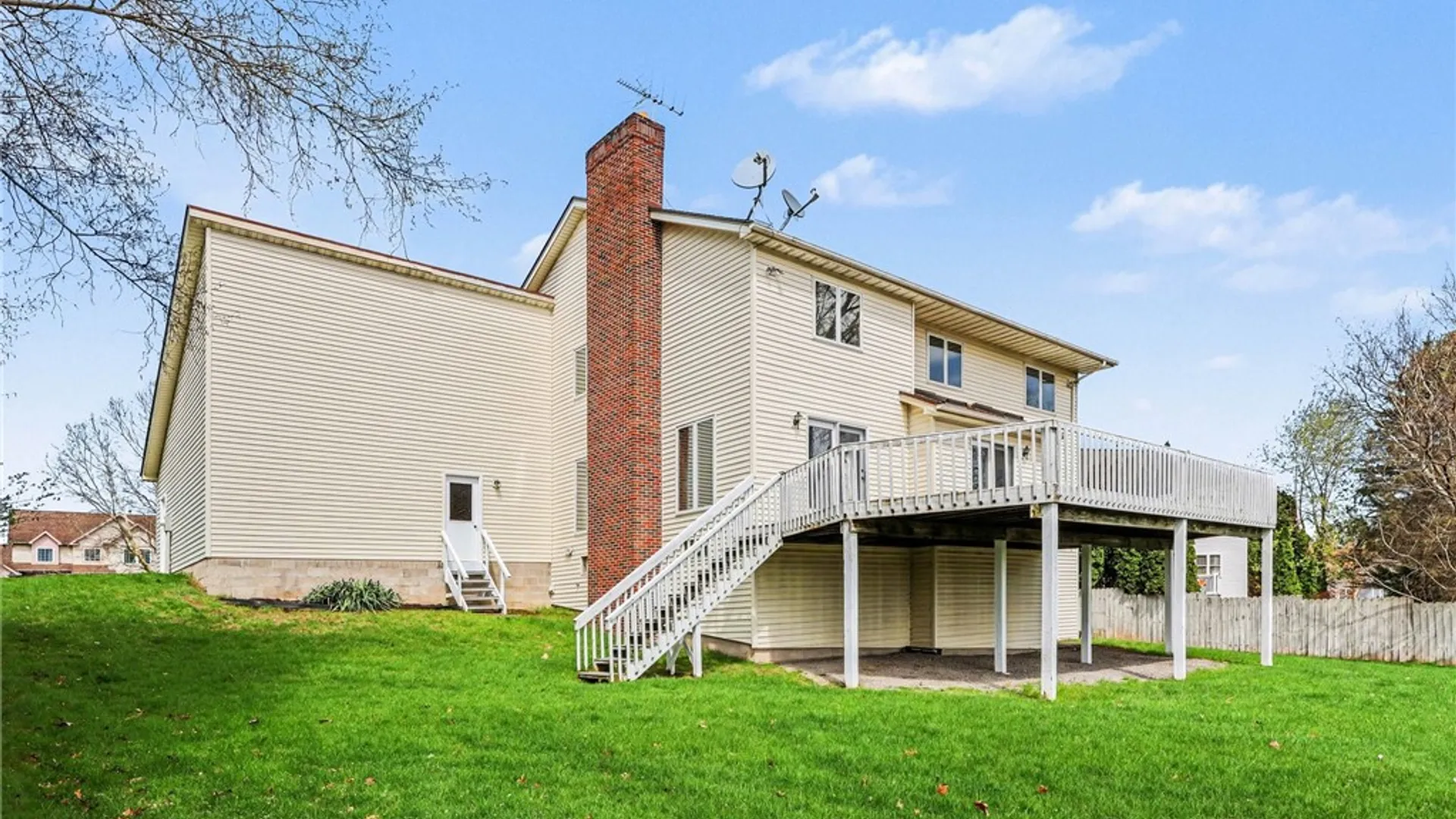 Property at 19 Royal Birkdale Court, Perinton, NY 14526 28