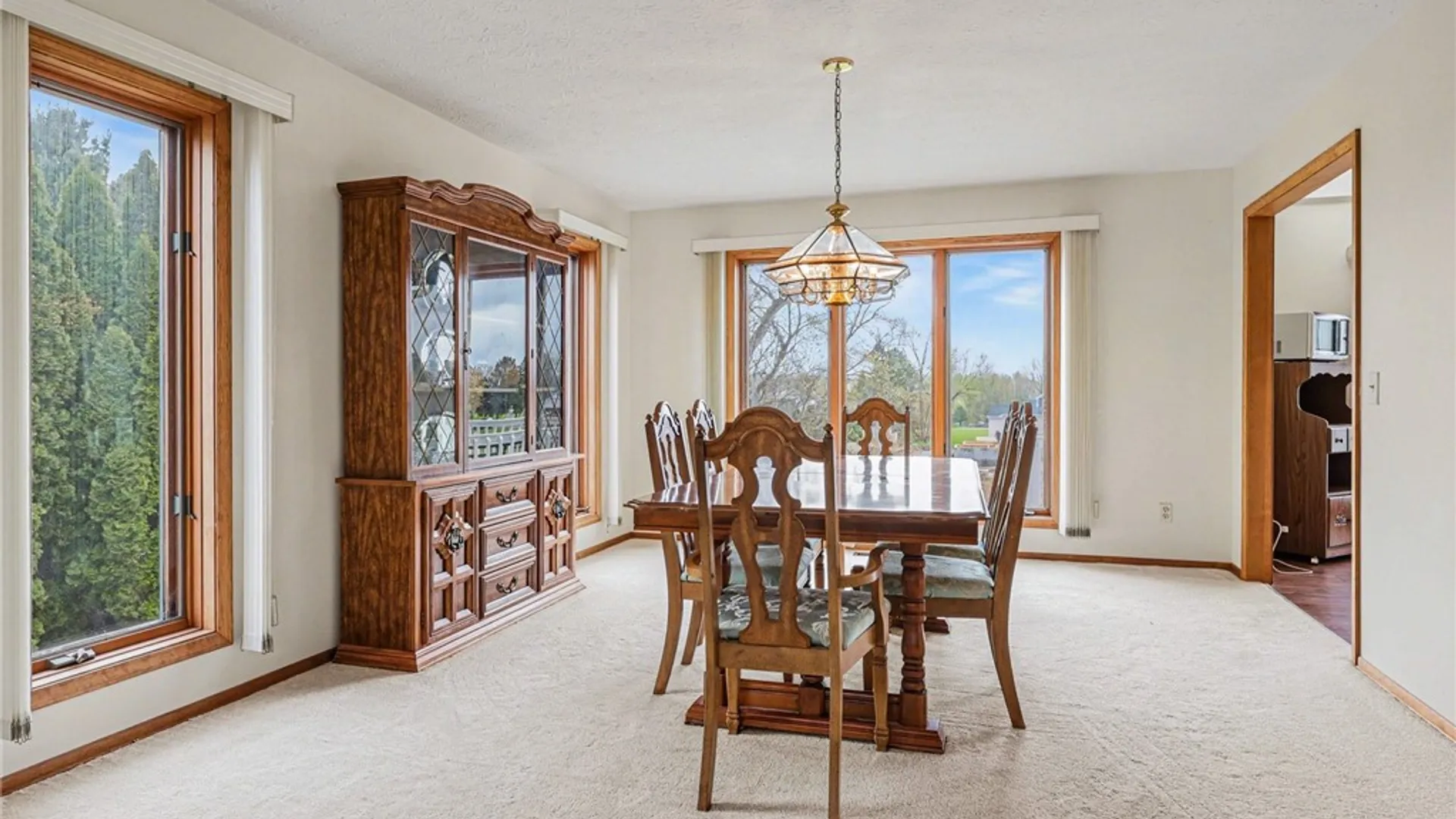 Property at 19 Royal Birkdale Court, Perinton, NY 14526 8