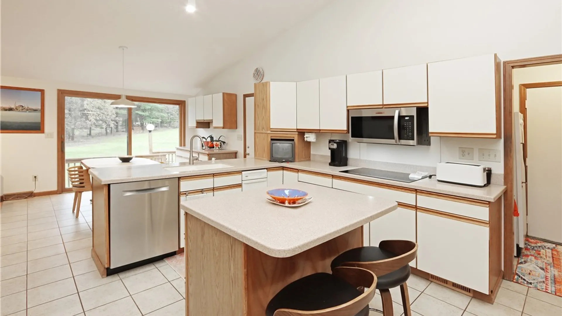 Property at 5002 Saddlebrook Drive, DeWitt, NY 13066 11