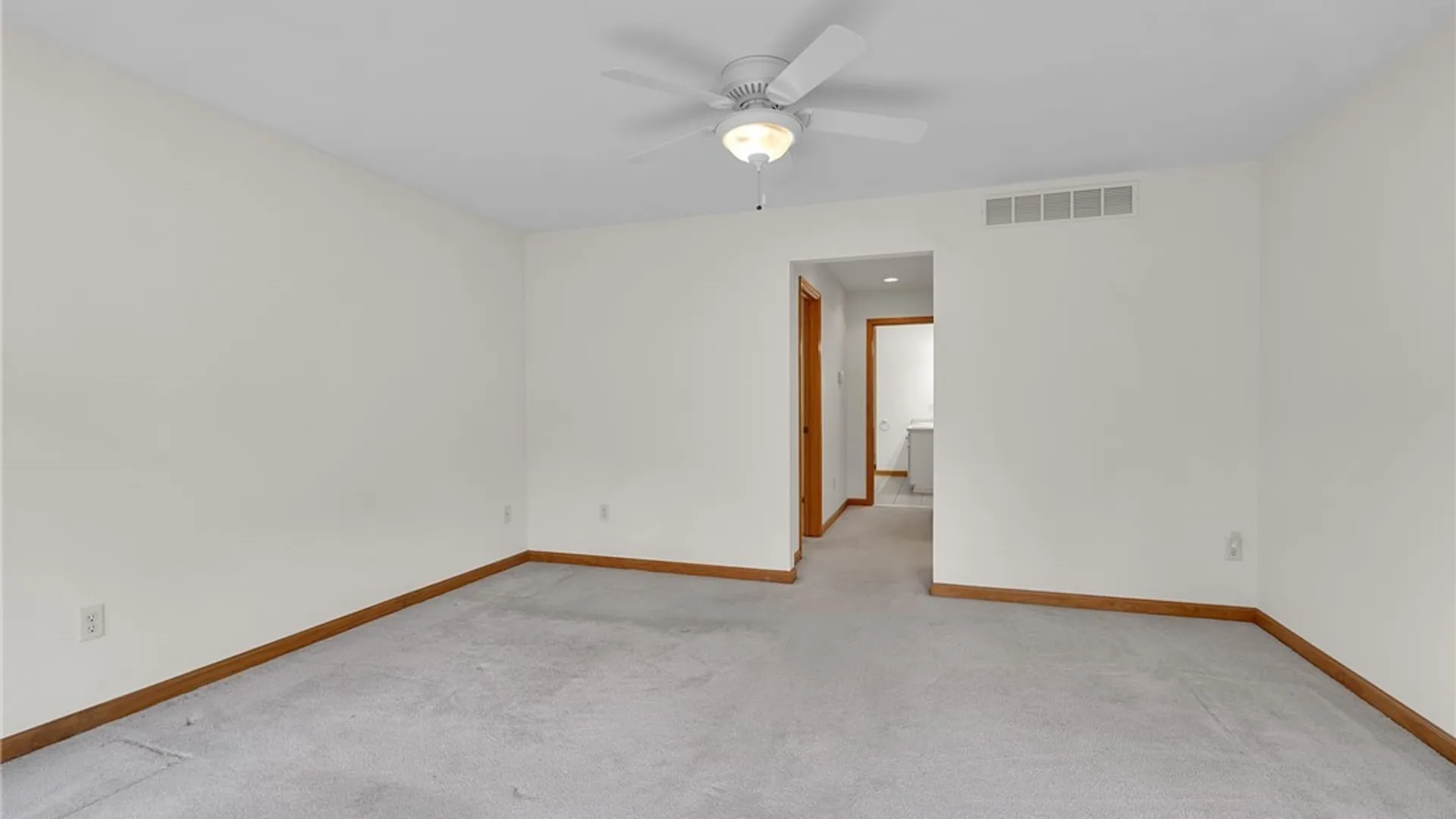 Property at 5934 Monaghan Lane, Clarence, NY 14032 23