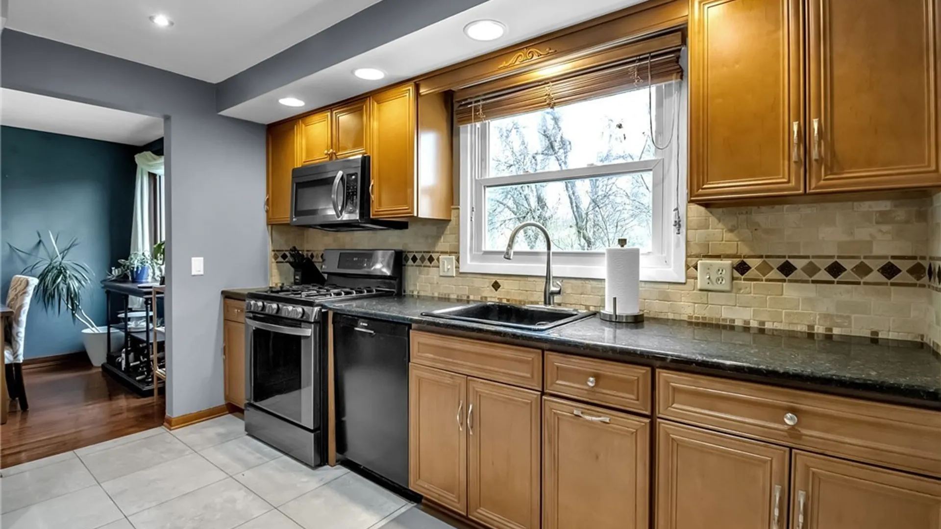 Property at 12 Joanie Lane, Amherst, NY 14228 11