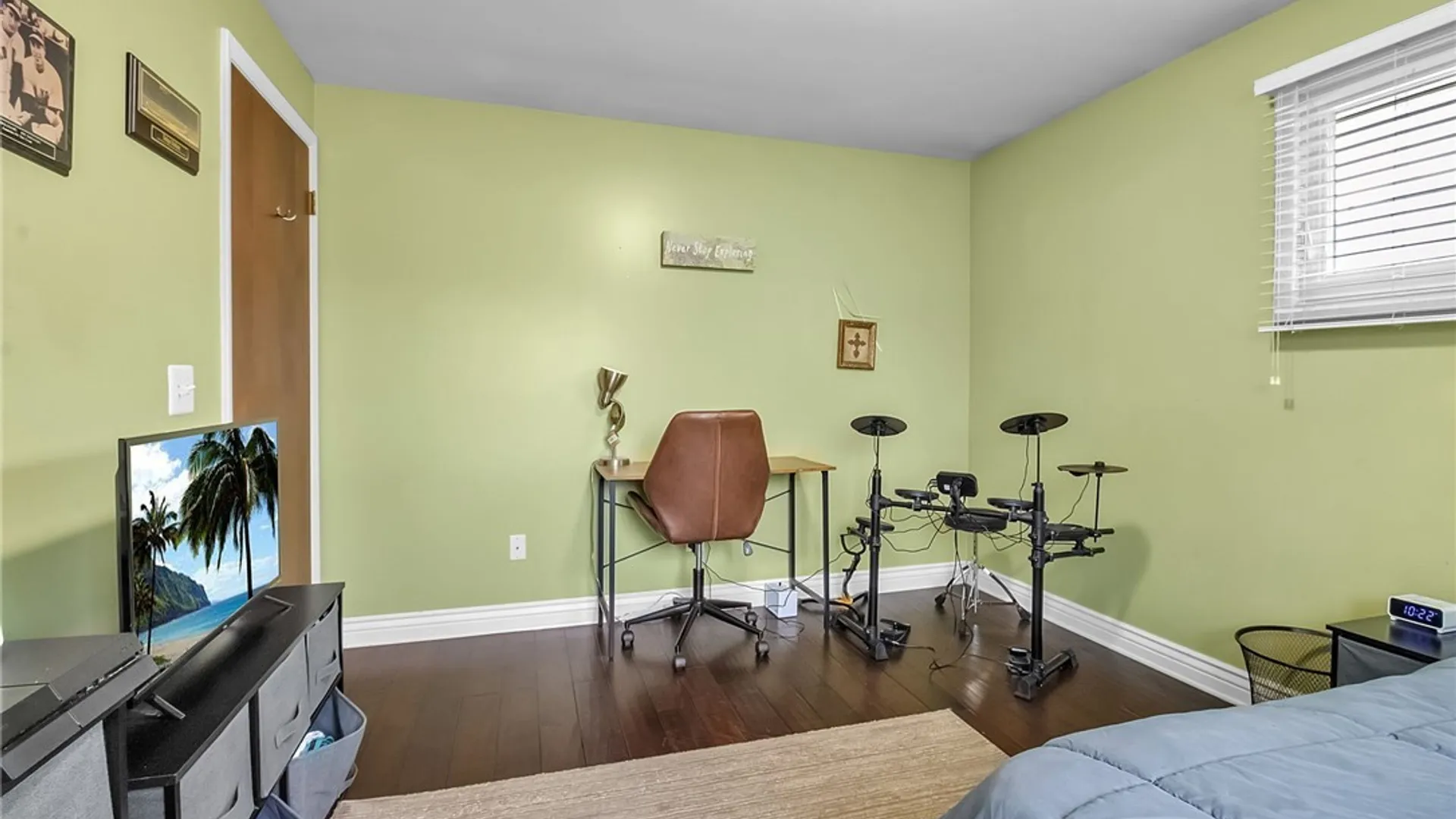 Property at 12 Joanie Lane, Amherst, NY 14228 23