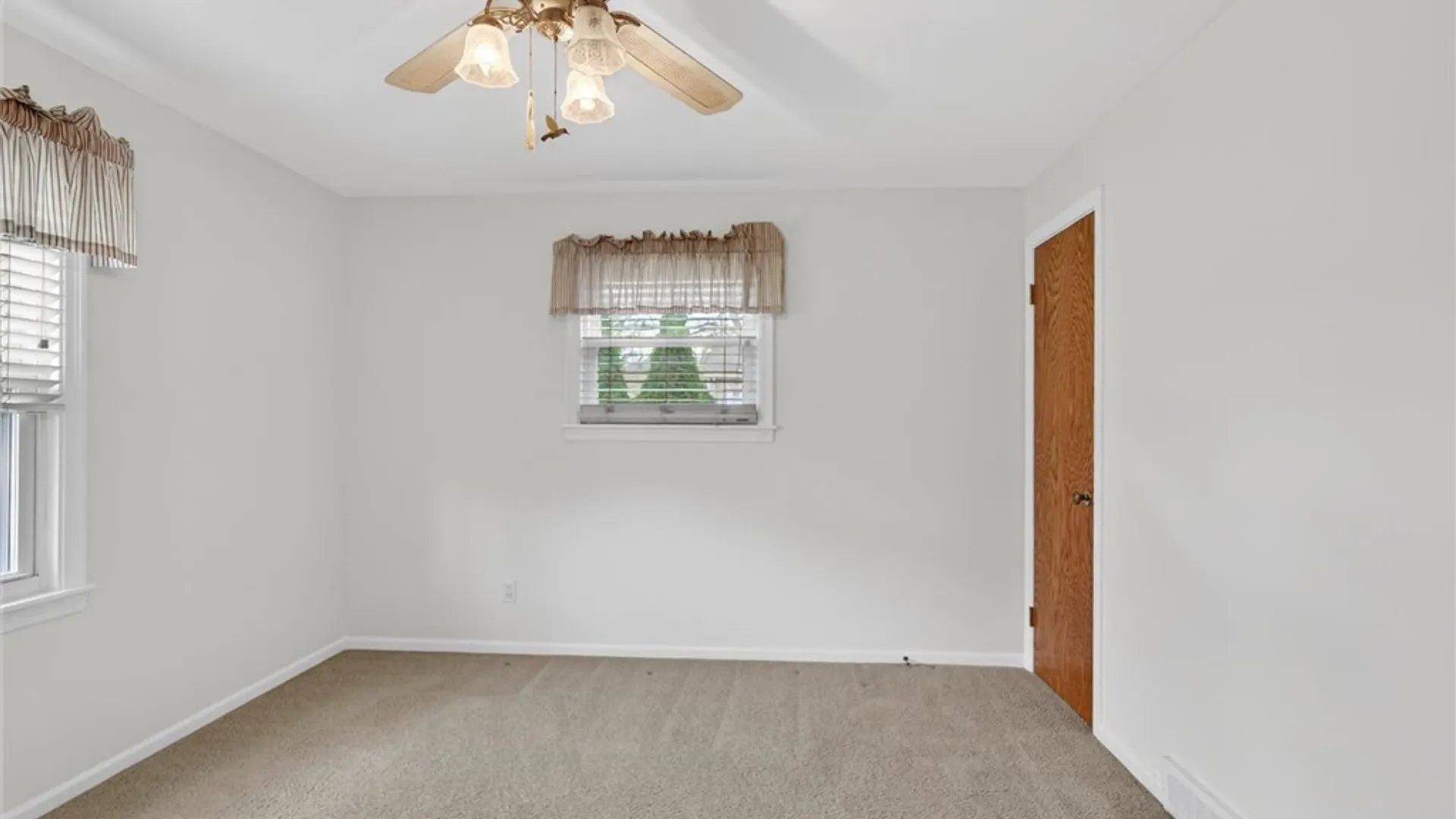 Property at 258 Oakdale Drive, Webster, NY 14580 17