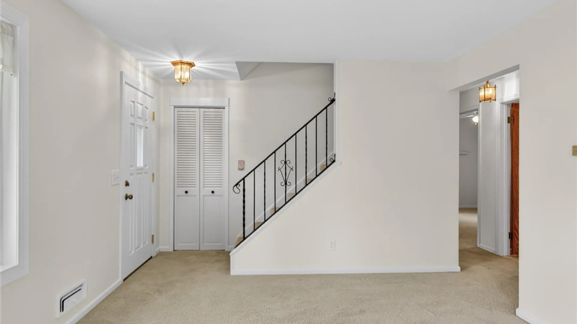 Property at 258 Oakdale Drive, Webster, NY 14580 4