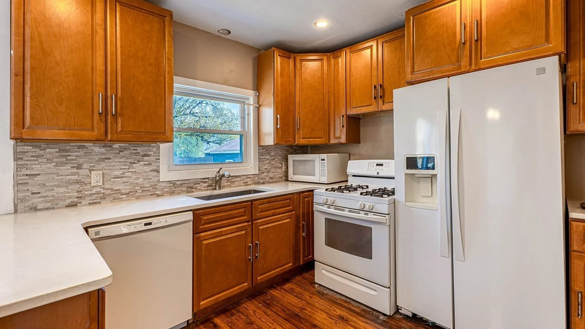 Property at 75 Henrietta Avenue, Buffalo, NY 14207 10