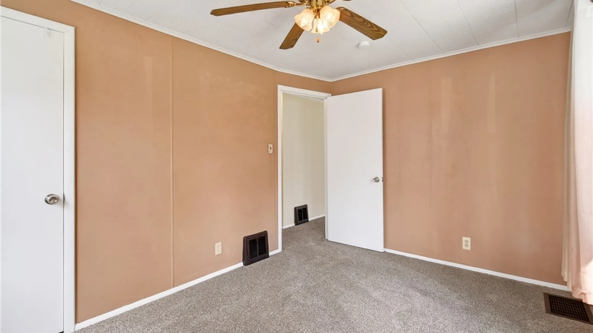 Property at 100 Beale Avenue, Cheektowaga, NY 14225 17