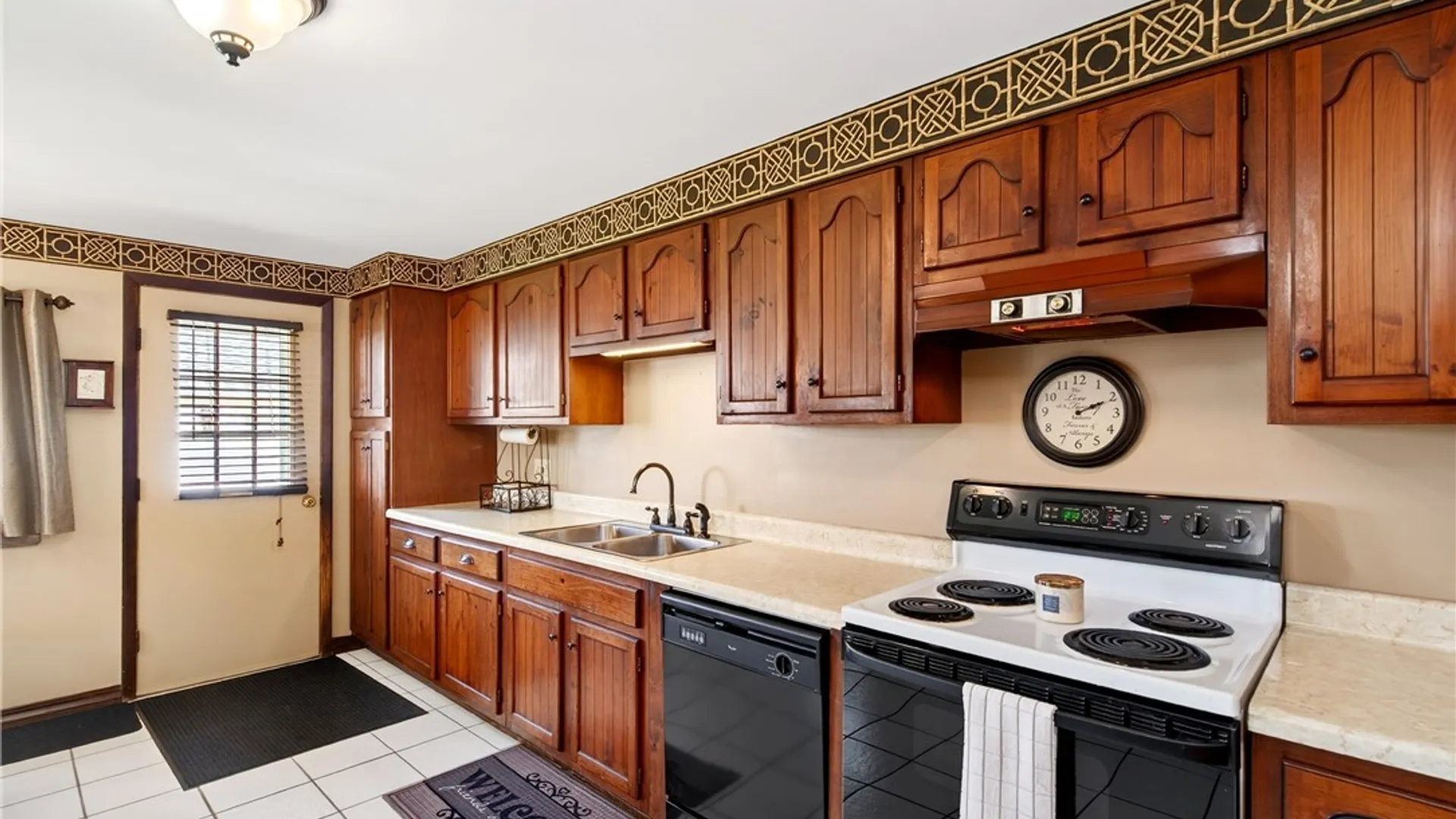 Property at 100 Beale Avenue, Cheektowaga, NY 14225 8