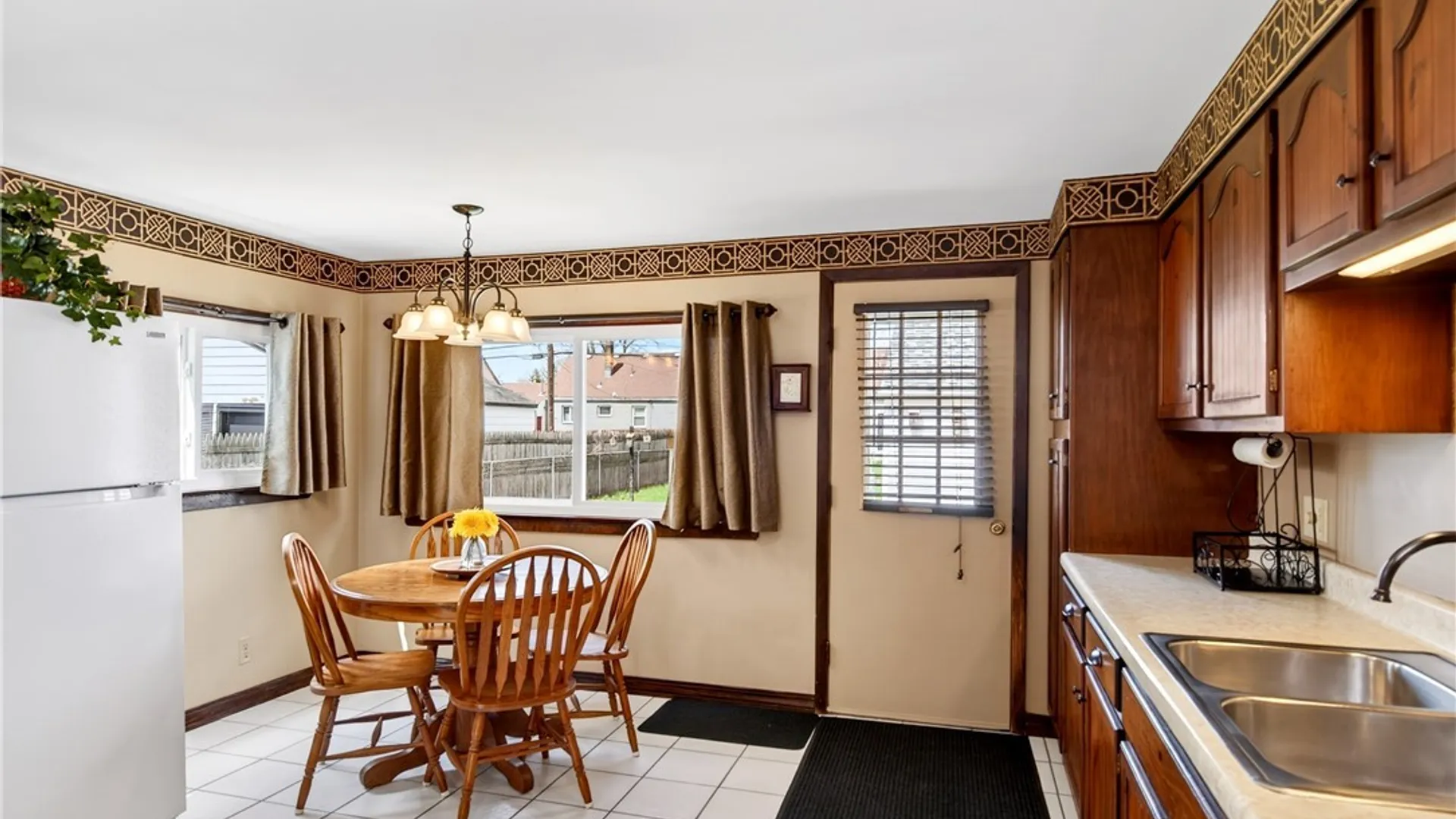 Property at 100 Beale Avenue, Cheektowaga, NY 14225 9