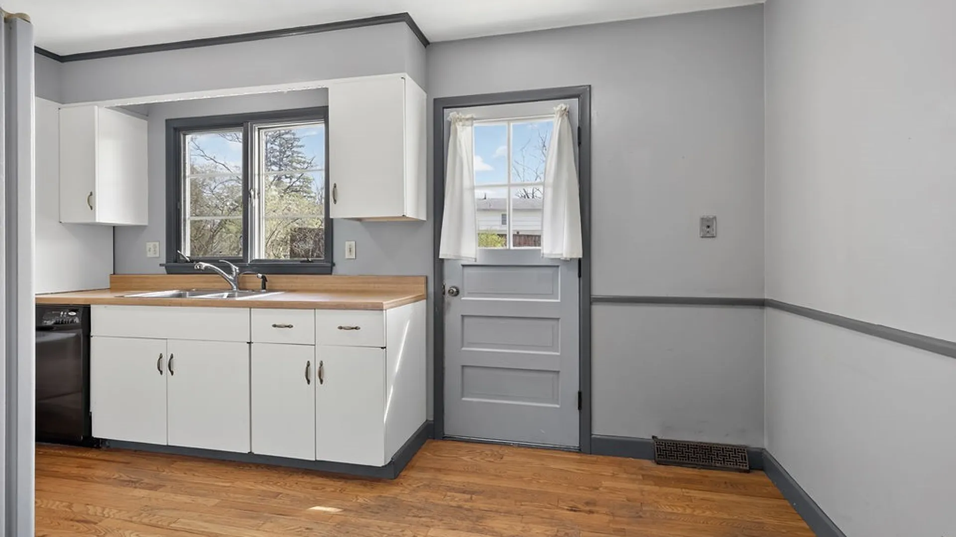 Property at 166 Terrace Way, Camillus, NY 13031 21