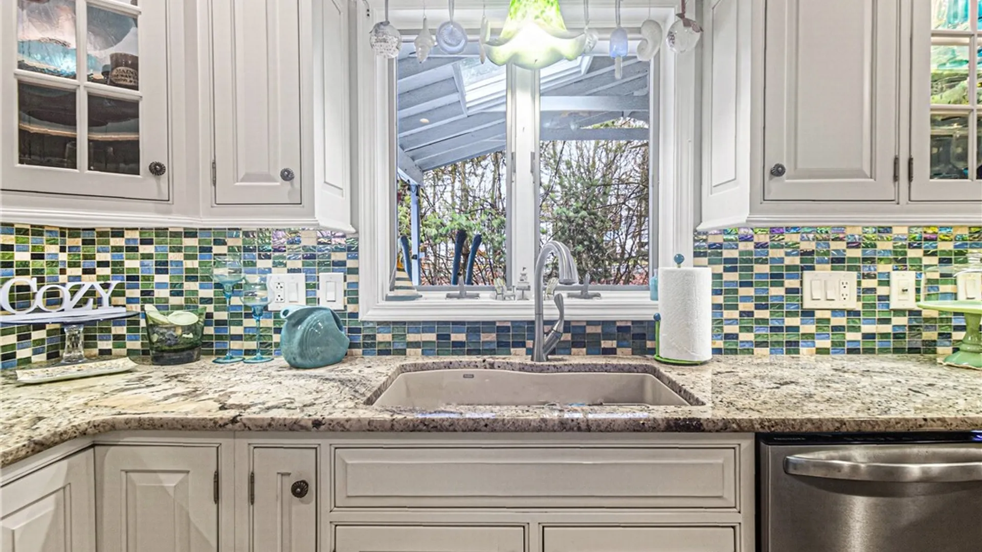 Property at 10 Morgan Lane, New Hartford, NY 13413 14