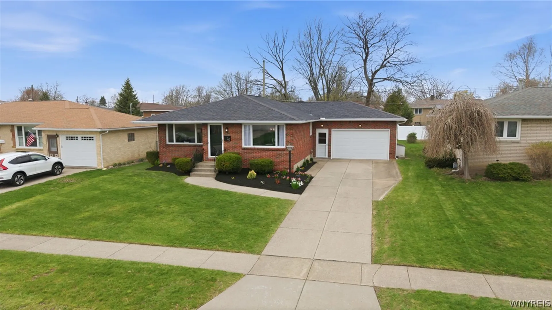 Property at 70 McKenzie Court, Cheektowaga, NY 14227 4