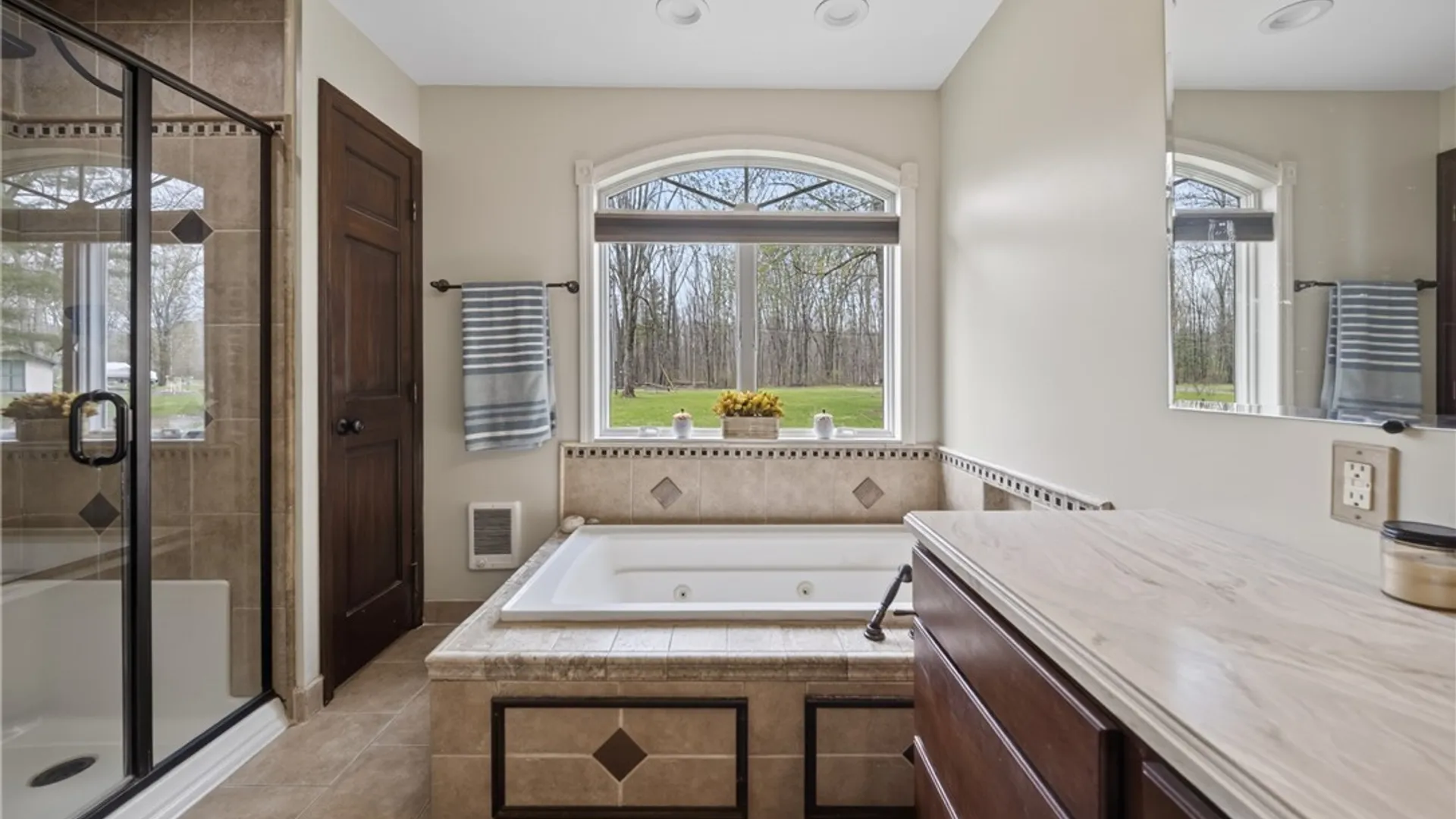 Property at 131 Aldrich Lane, Schroeppel, NY 13132 16