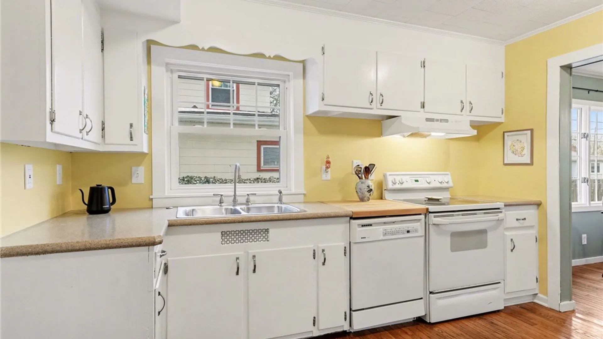 Property at 47 Hollywood Crescent, Irondequoit, NY 14617 12