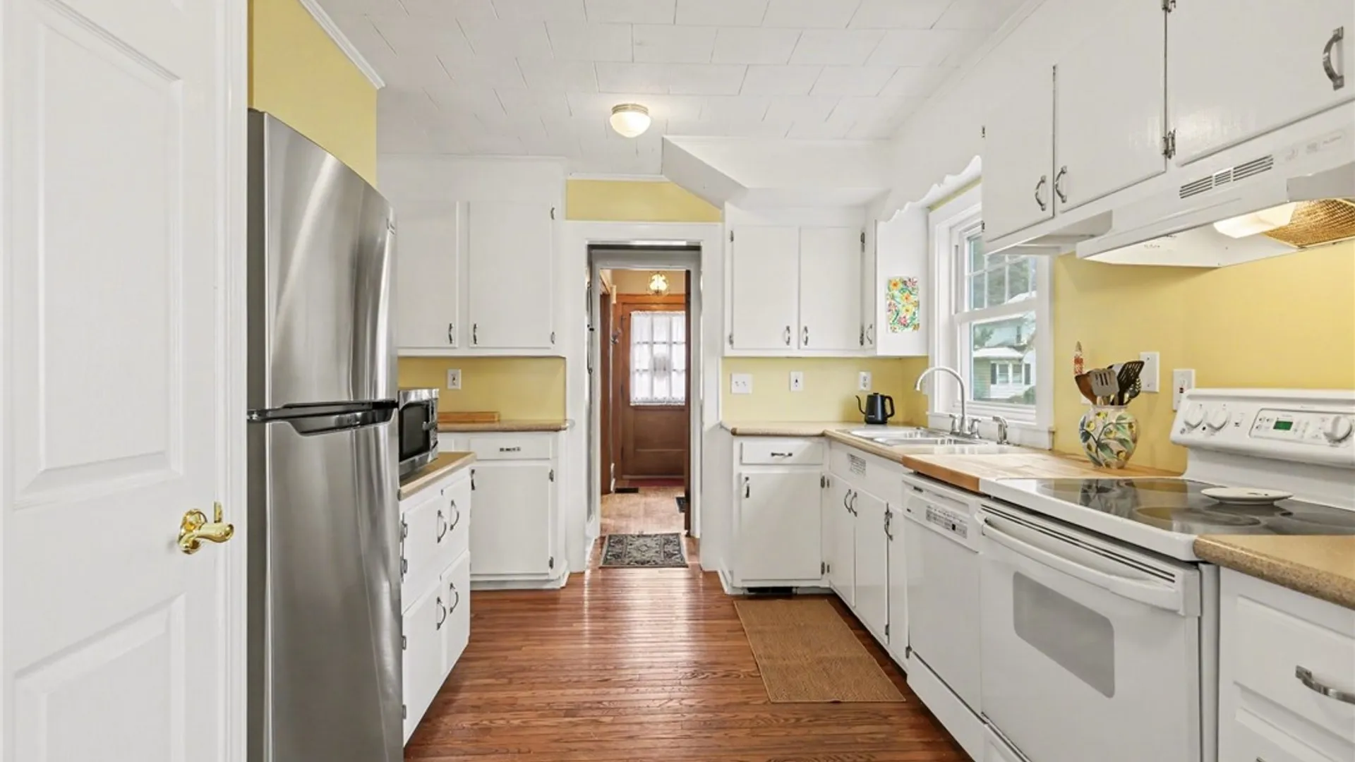 Property at 47 Hollywood Crescent, Irondequoit, NY 14617 14