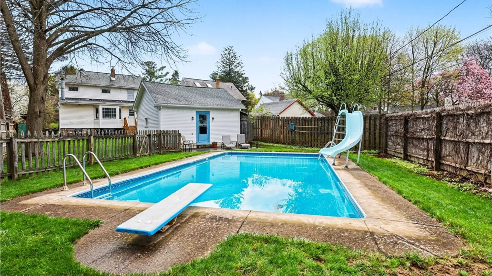 Property at 47 Hollywood Crescent, Irondequoit, NY 14617 32