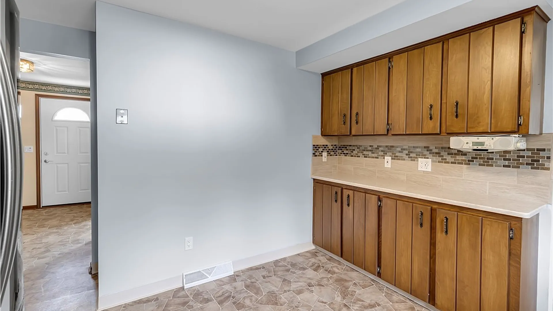 Property at 72 October Lane, Amherst, NY 14228 10