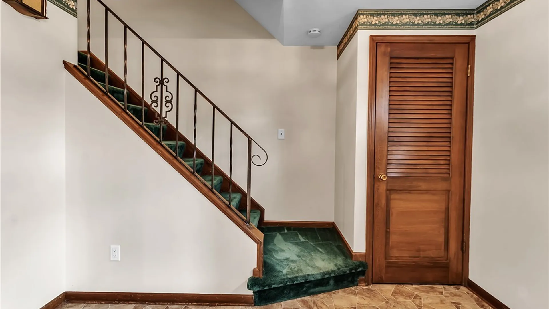 Property at 72 October Lane, Amherst, NY 14228 15