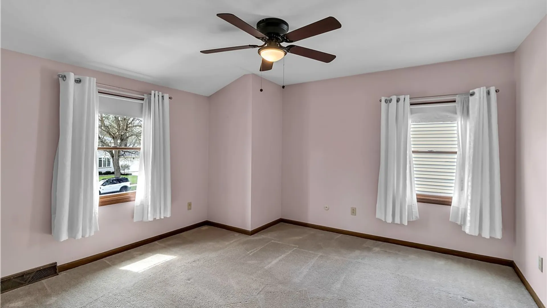 Property at 72 October Lane, Amherst, NY 14228 23