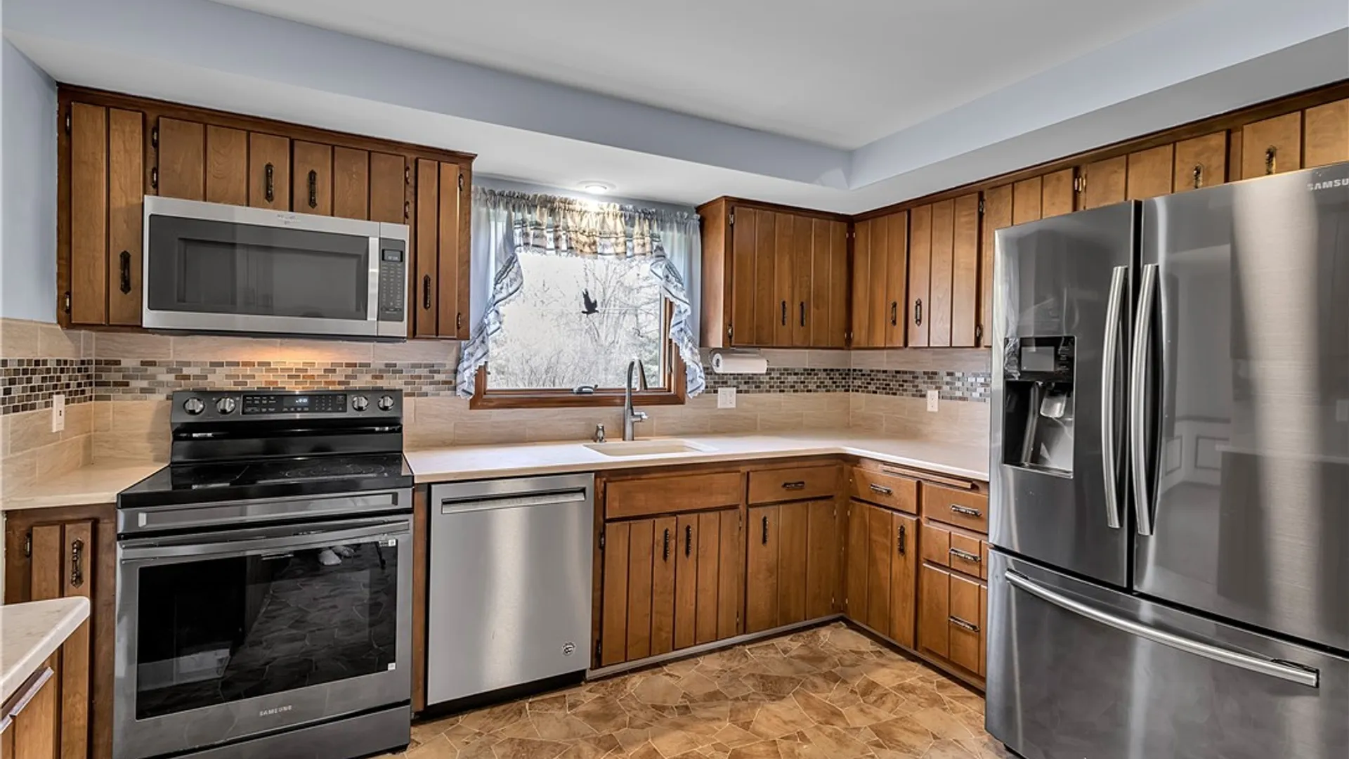 Property at 72 October Lane, Amherst, NY 14228 7