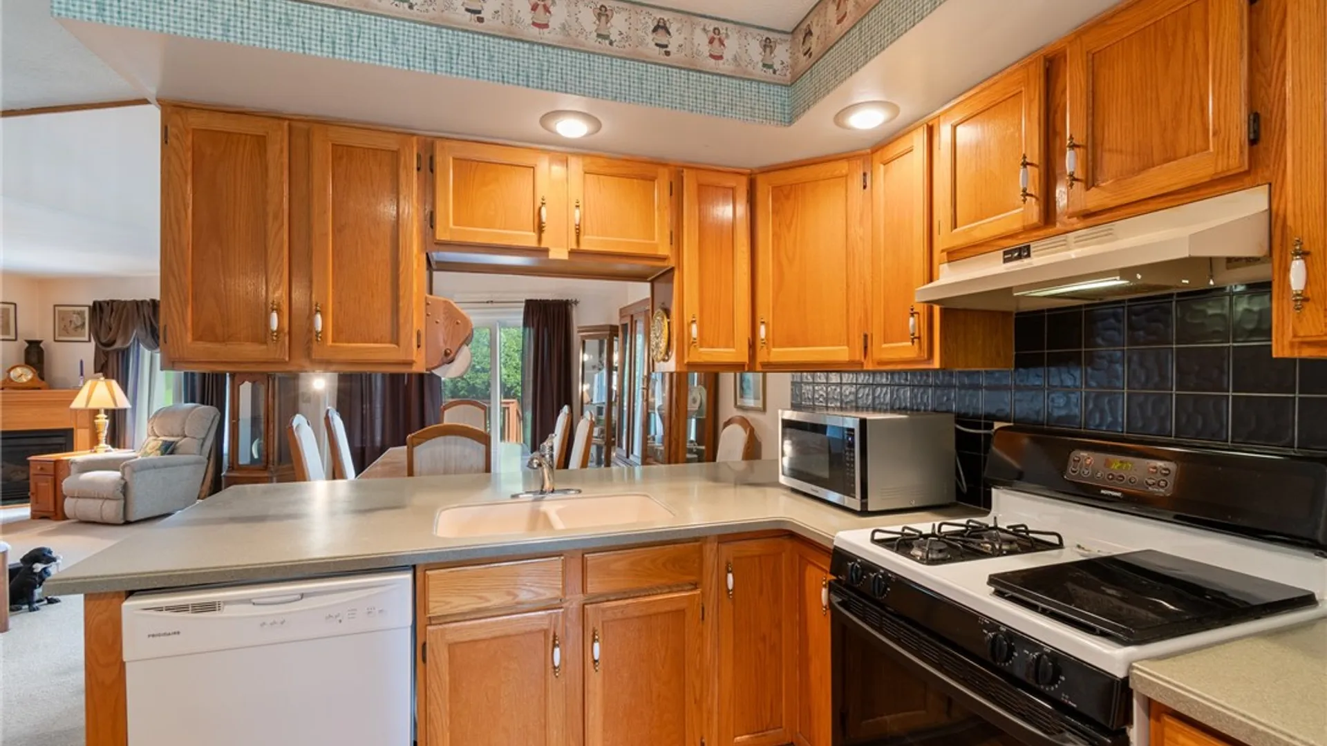 Property at 5124 Springbush Dr Drive, Canandaigua Town, NY 14424 13