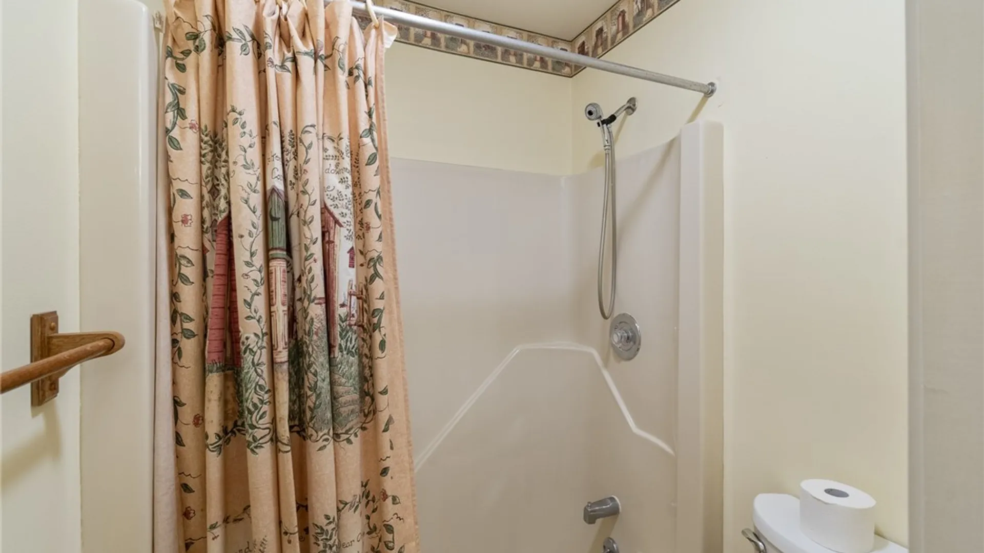 Property at 5124 Springbush Dr Drive, Canandaigua Town, NY 14424 24