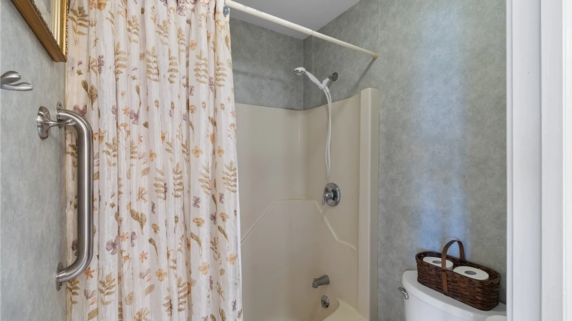 Property at 5124 Springbush Dr Drive, Canandaigua Town, NY 14424 26