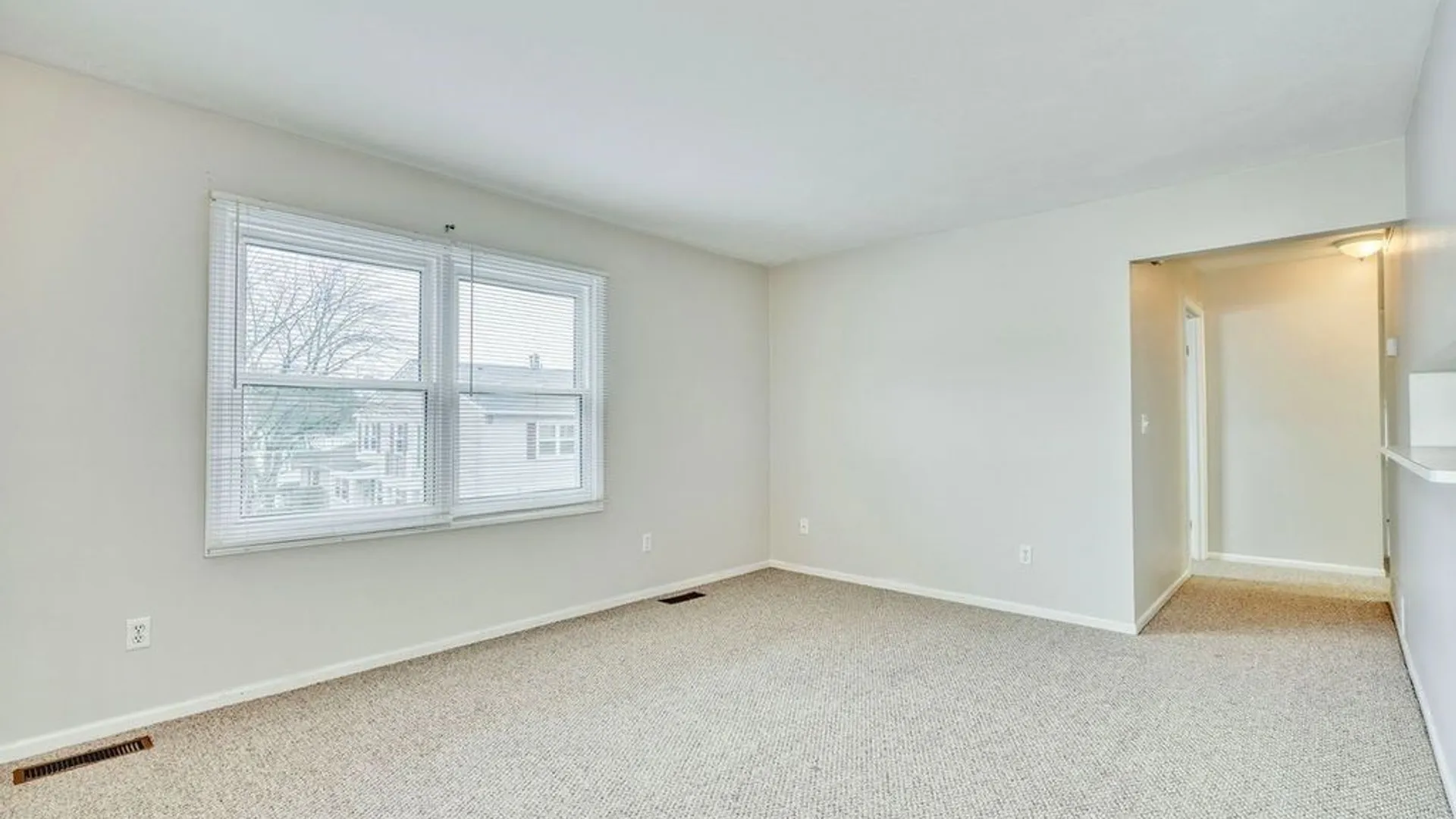 Property at 17 Eagle Lane, Perinton, NY 14450 10