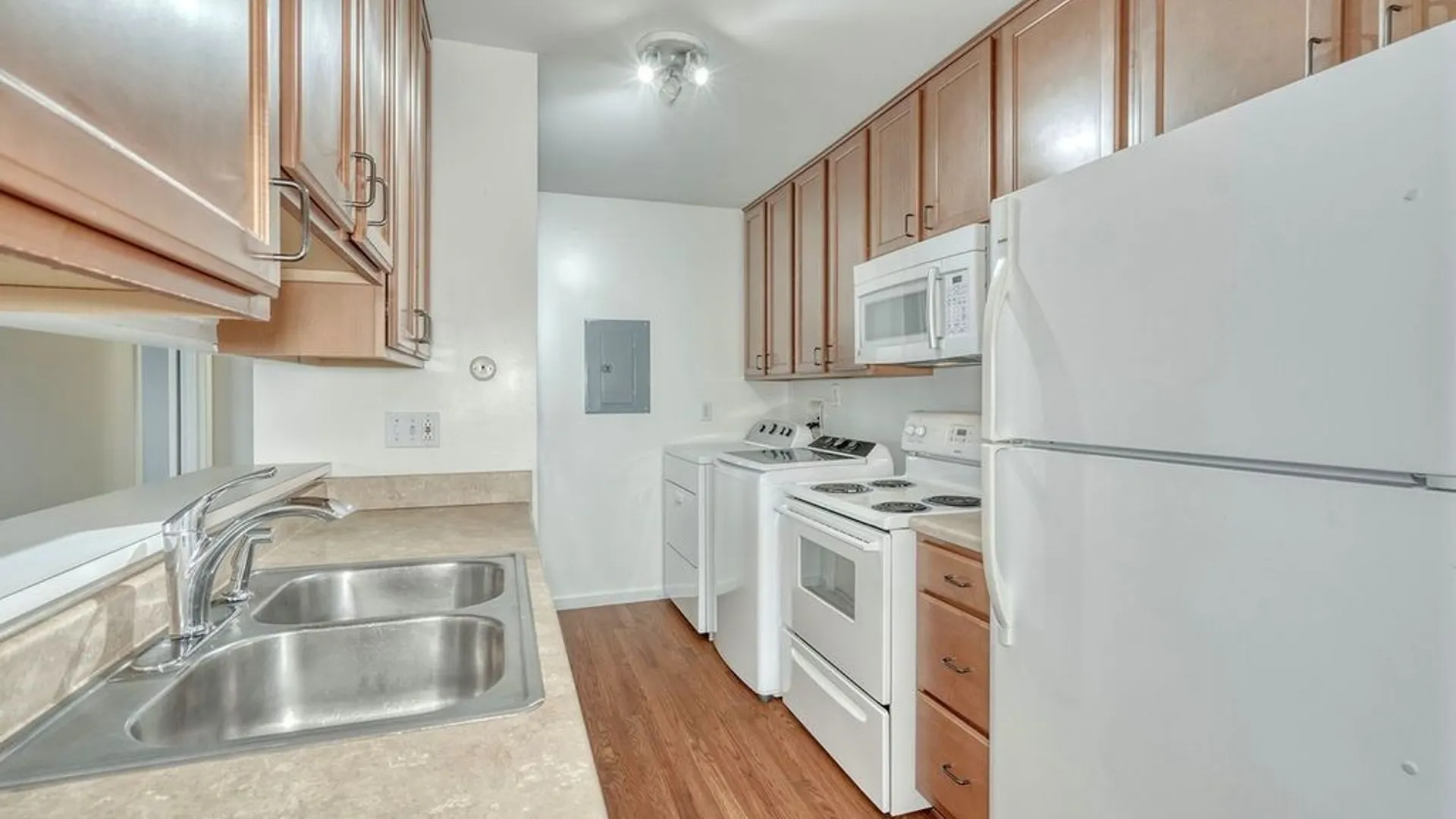 Property at 17 Eagle Lane, Perinton, NY 14450 15