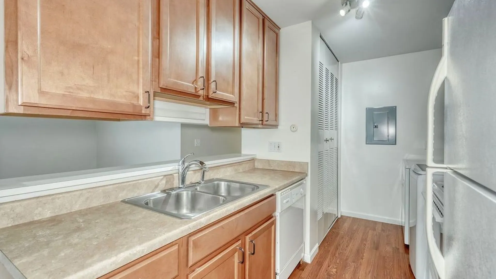 Property at 17 Eagle Lane, Perinton, NY 14450 16